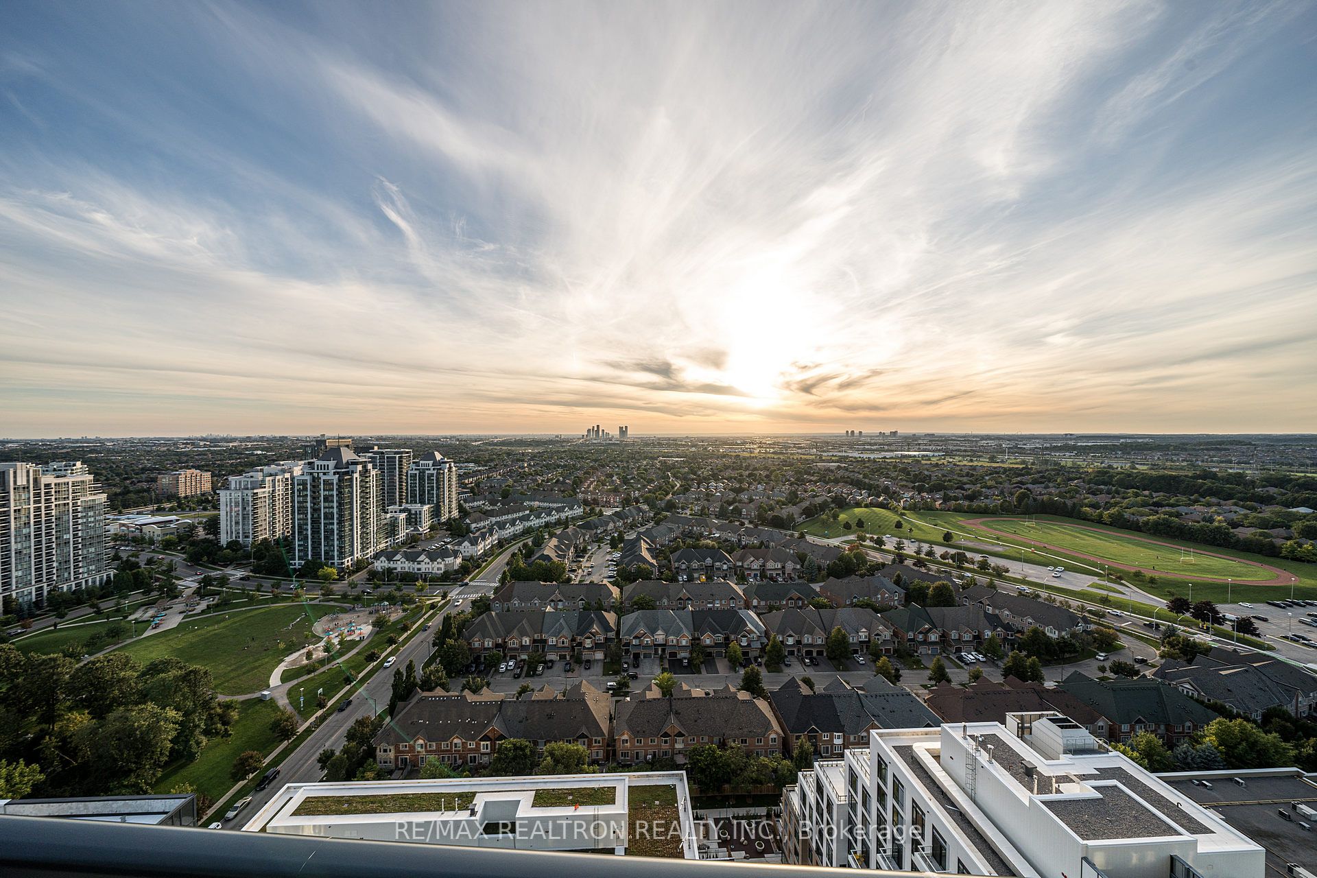 #2511 - 7950 Bathurst Street Property Photo 8