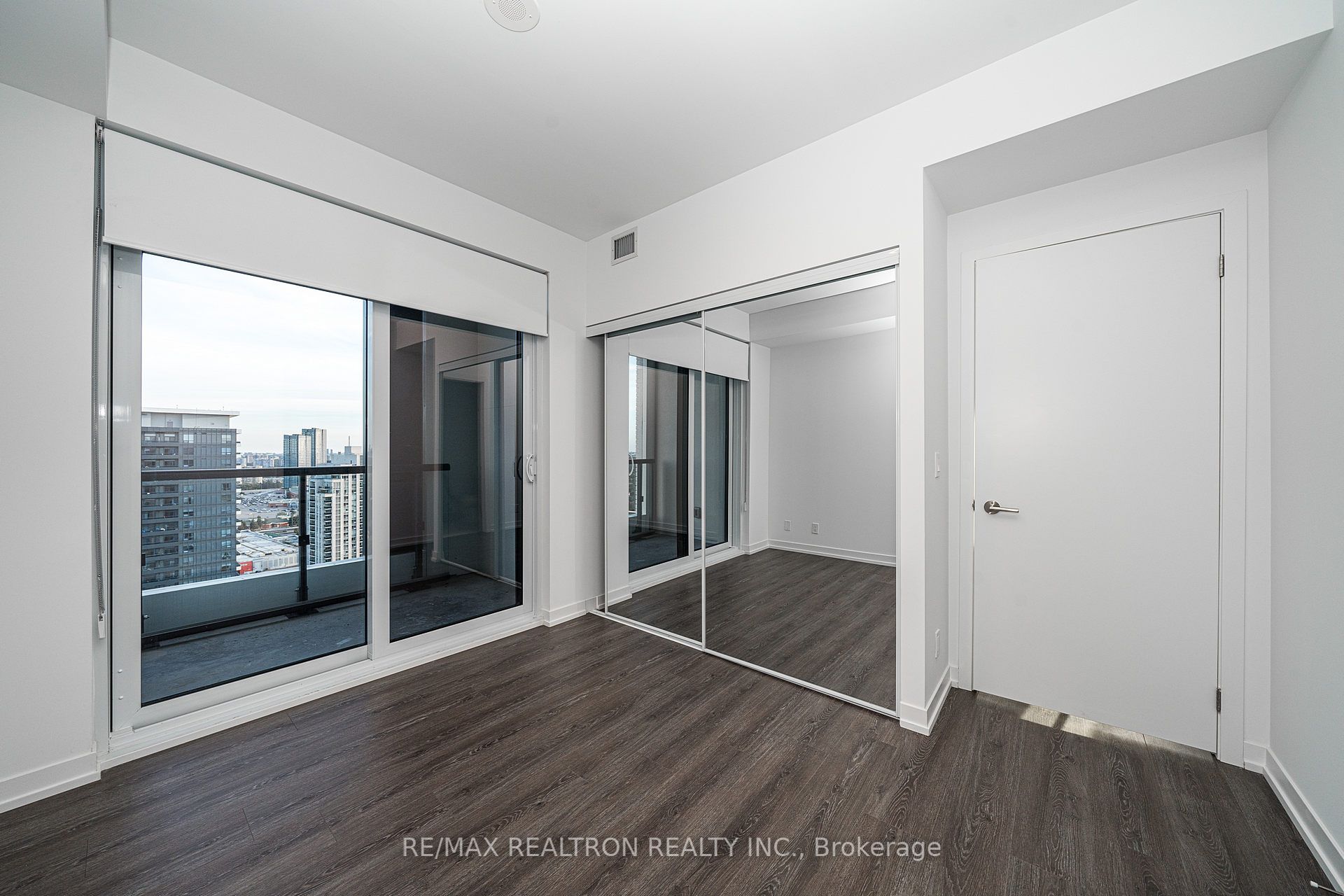 #2511 - 7950 Bathurst Street Property Photo 10