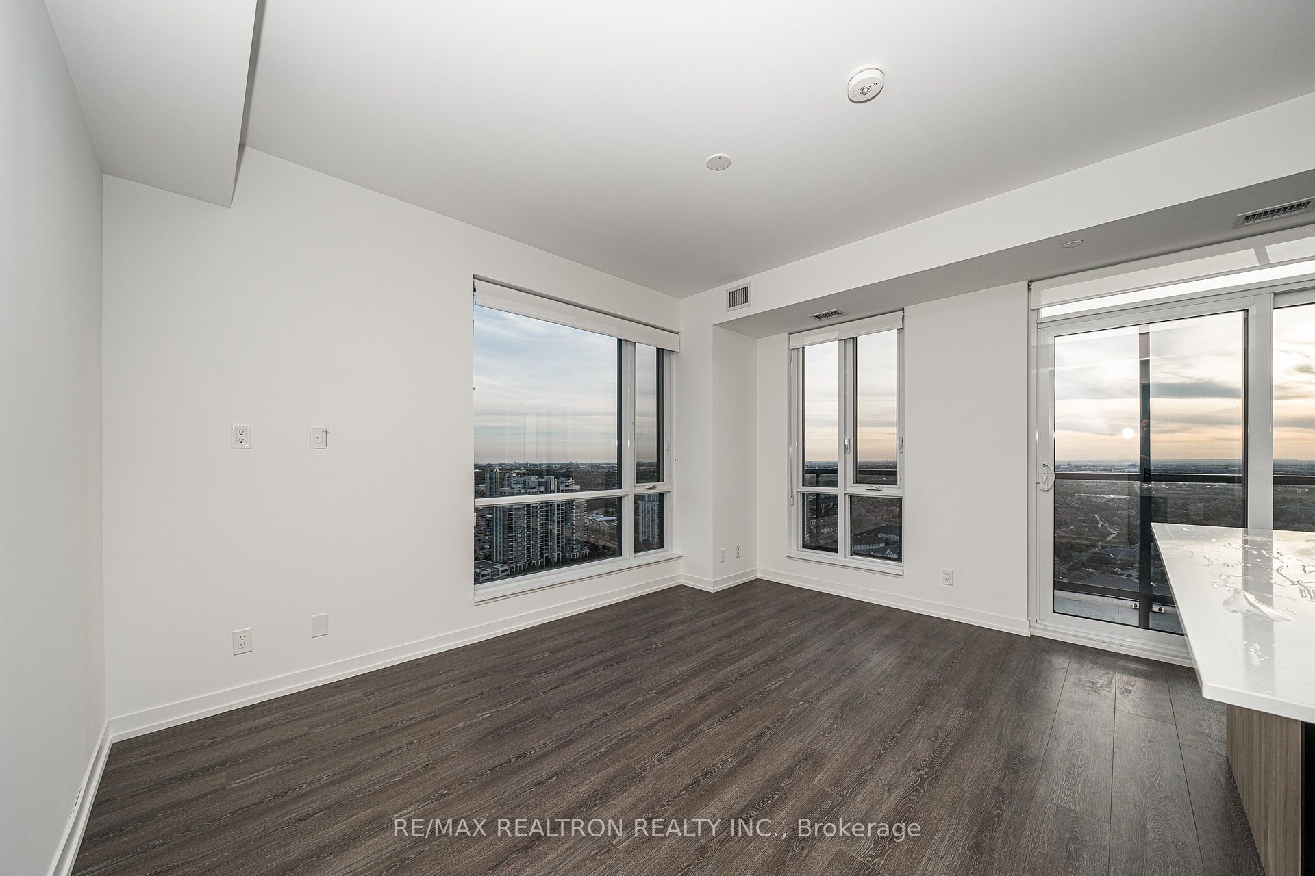 #2511 - 7950 Bathurst Street Property Photo 15