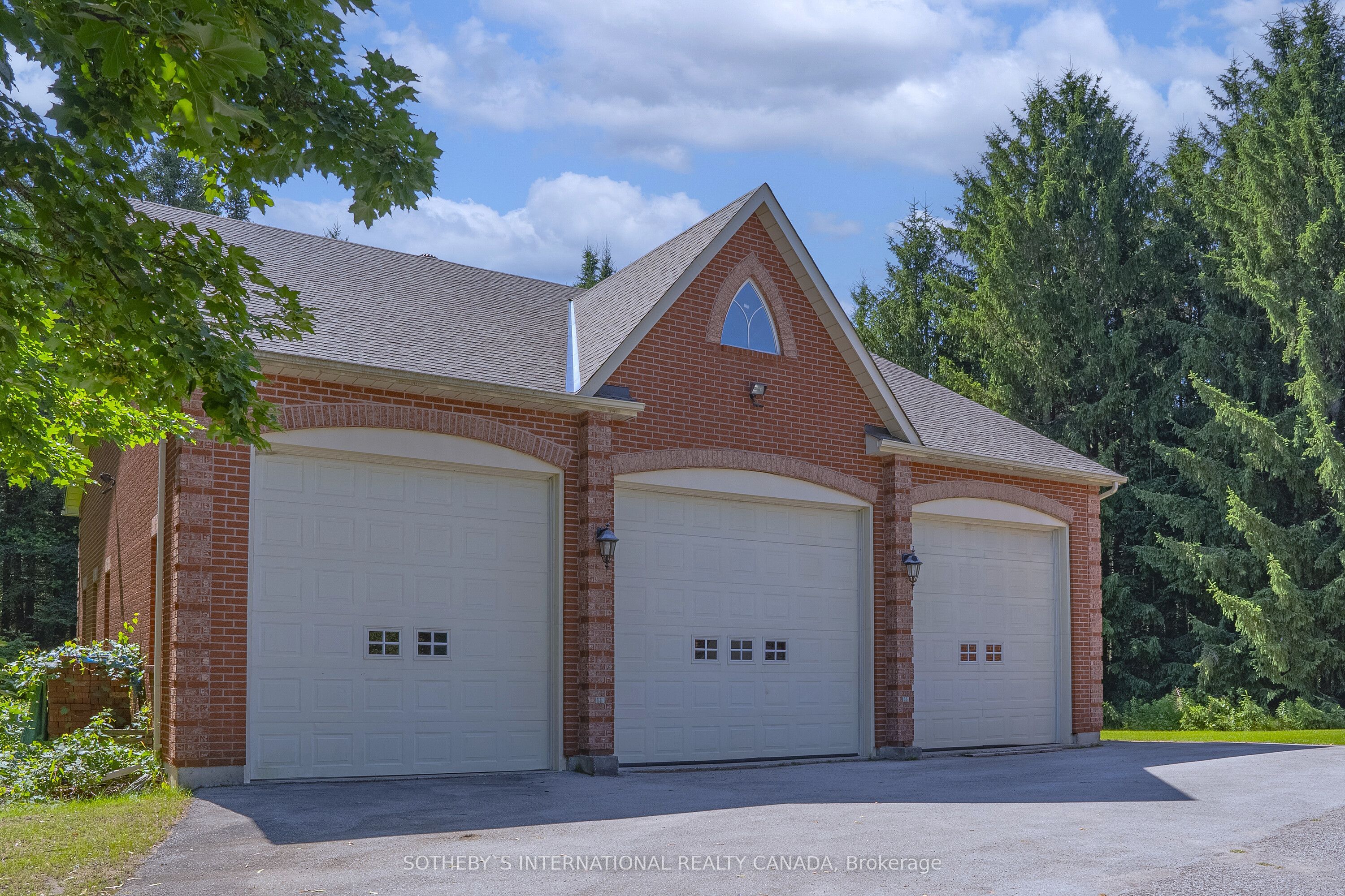 452 Feasby Road Property Photo 8