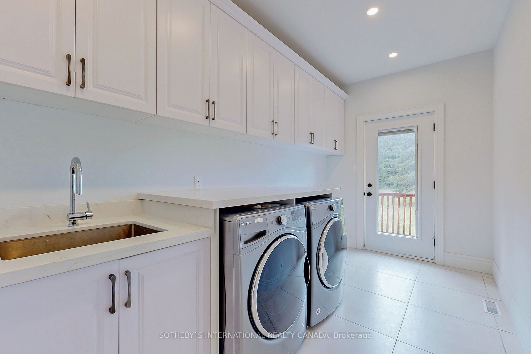 452 Feasby Road Property Photo 24