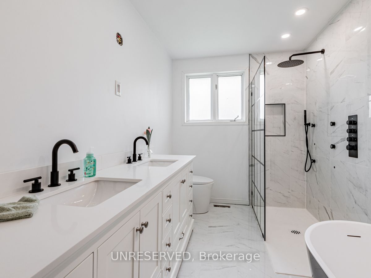2982 Earl St Property Photo 7