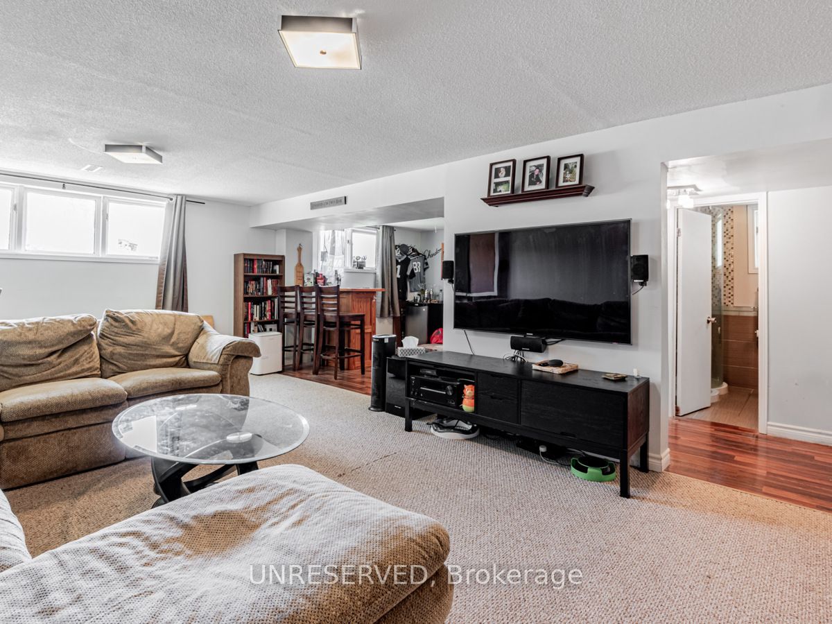 2982 Earl St Property Photo 15