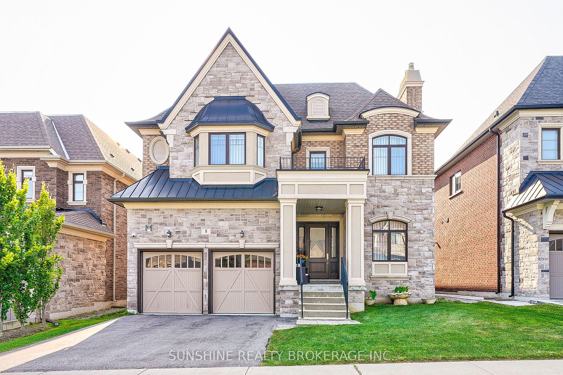8 Georgian Bay St Property Photo