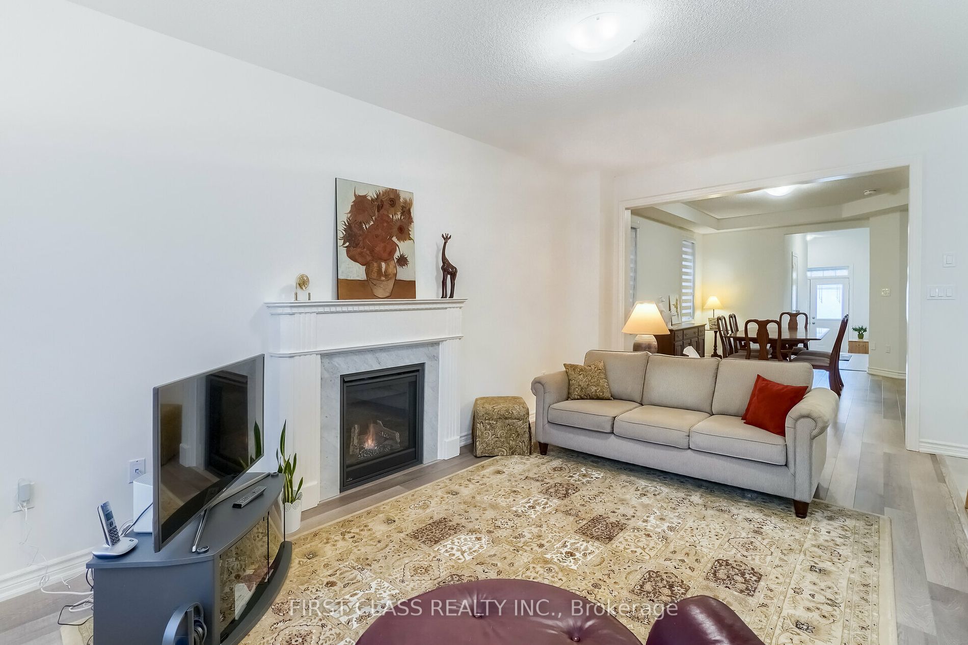 137 Boundary Blvd Property Photo 2