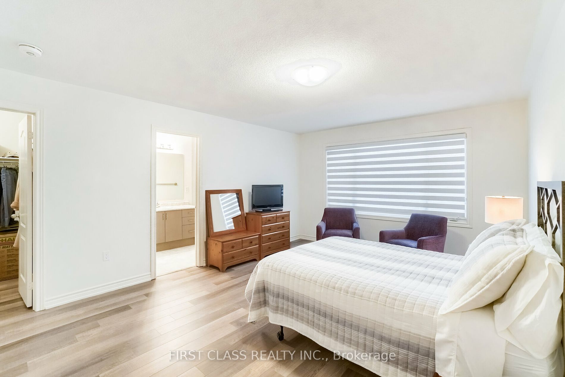 137 Boundary Blvd Property Photo 17
