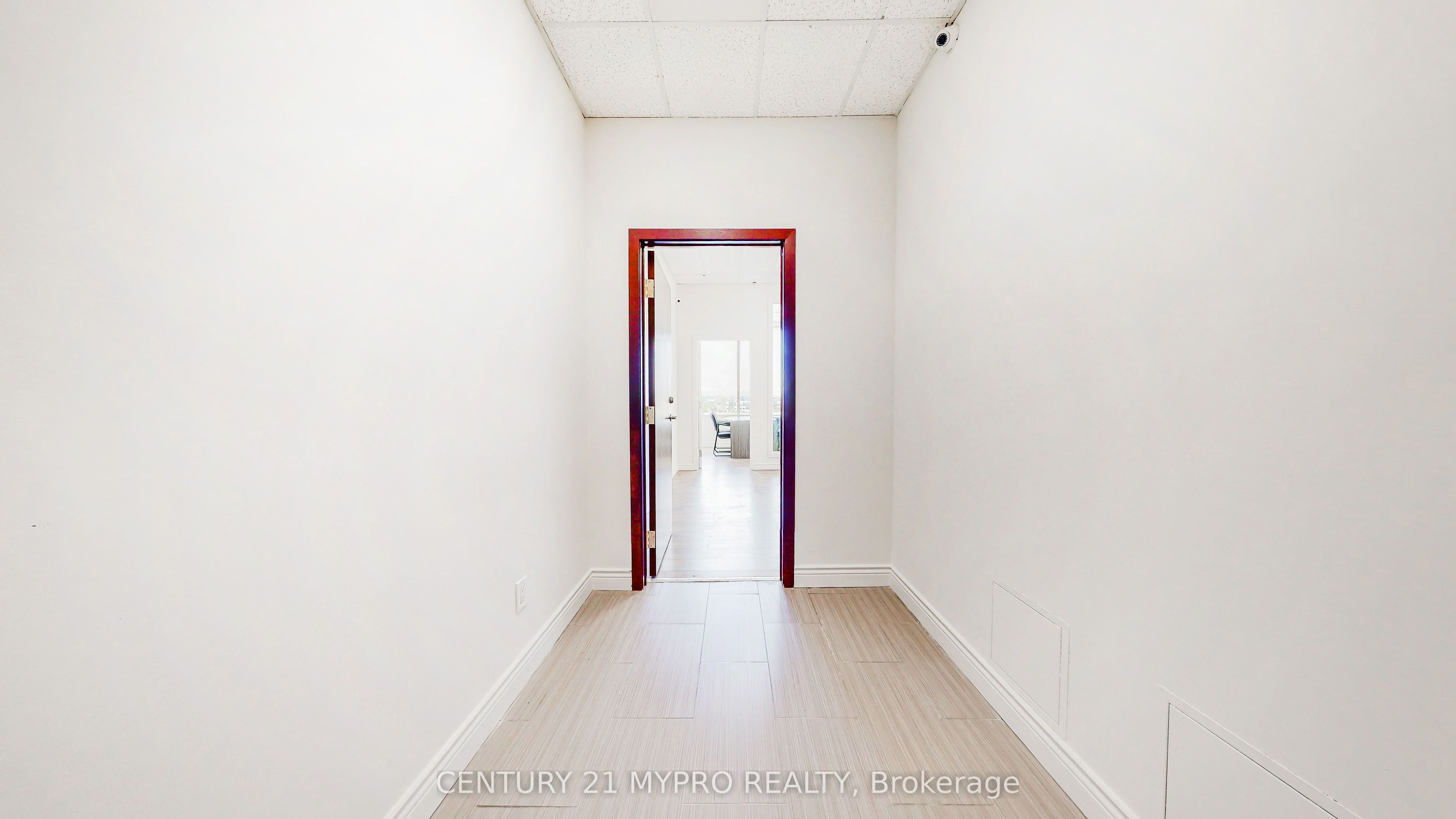 #402-rm1 - 7130 Warden Avenue Property Photo 7