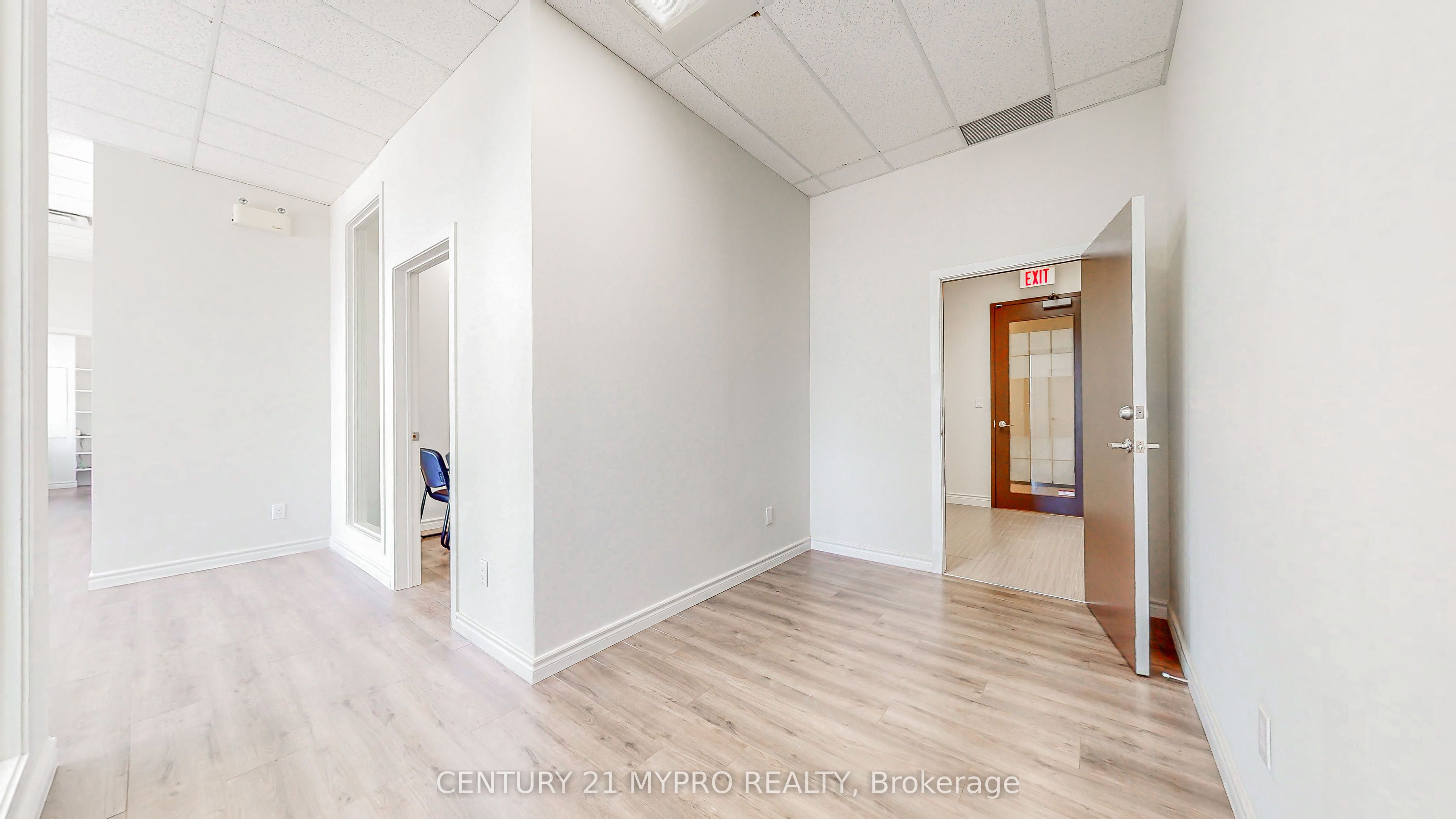 #402-rm1 - 7130 Warden Avenue Property Photo 11