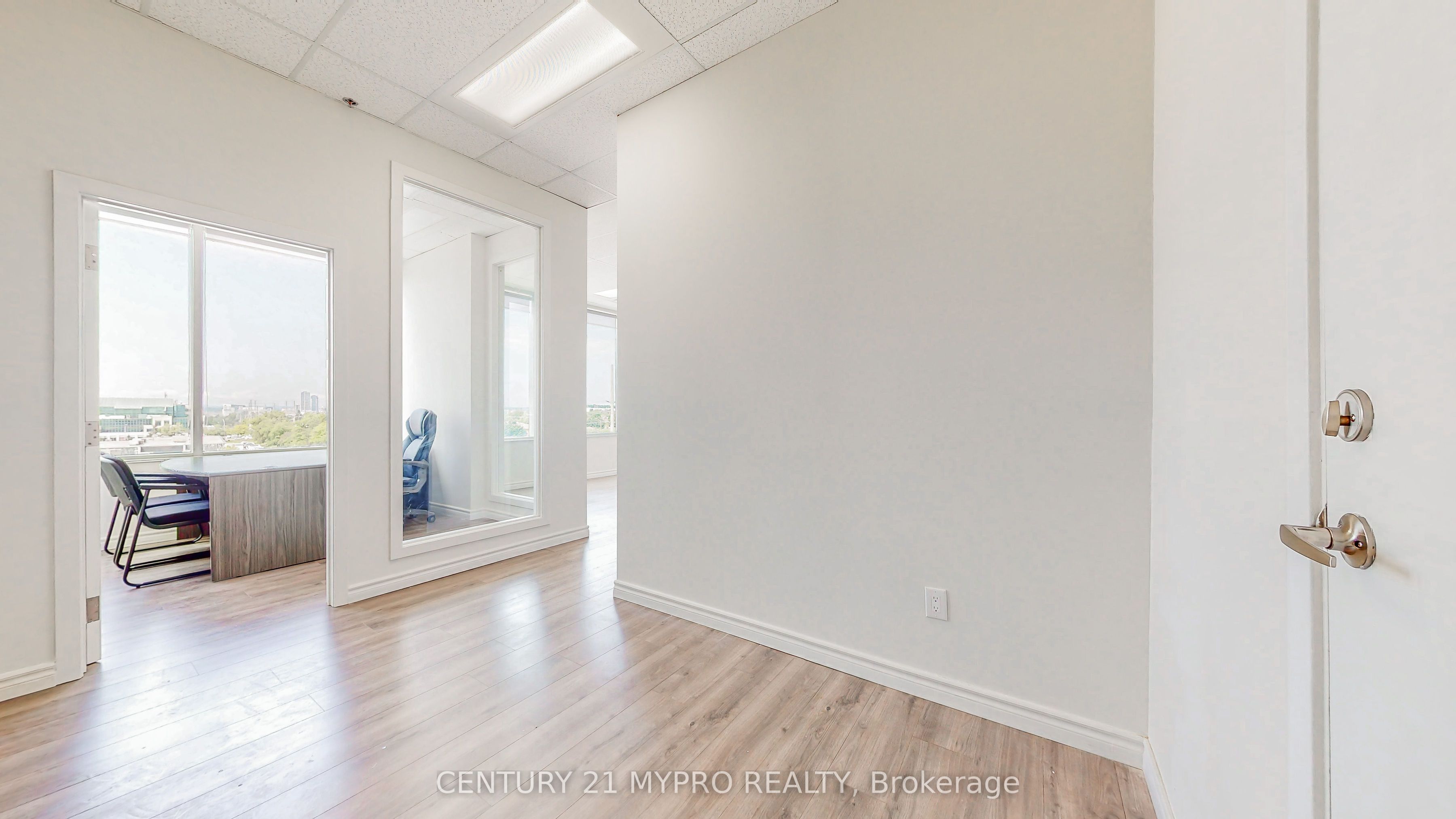#402-rm1 - 7130 Warden Avenue Property Photo 12