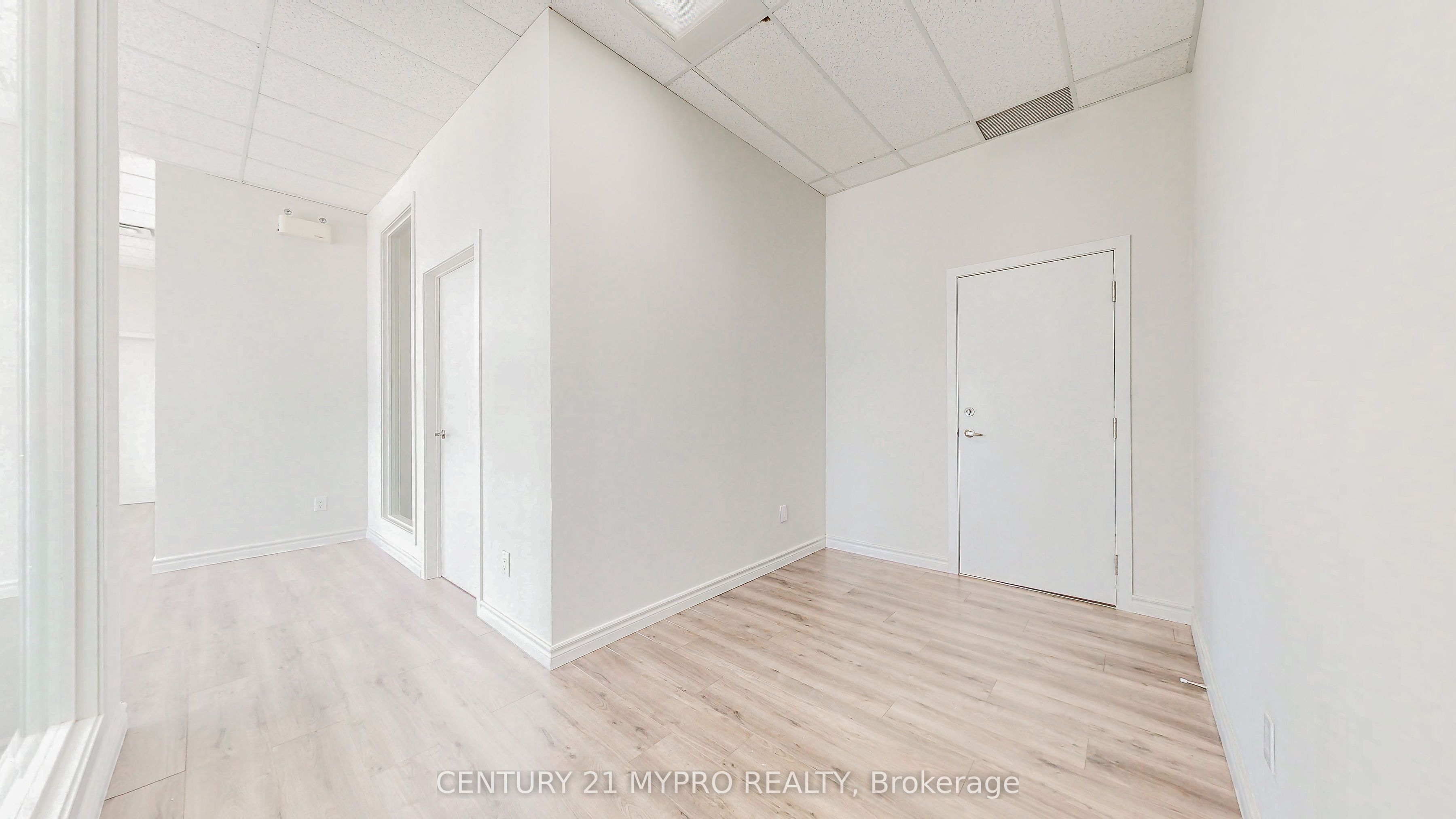 #402-rm1 - 7130 Warden Avenue Property Photo 17