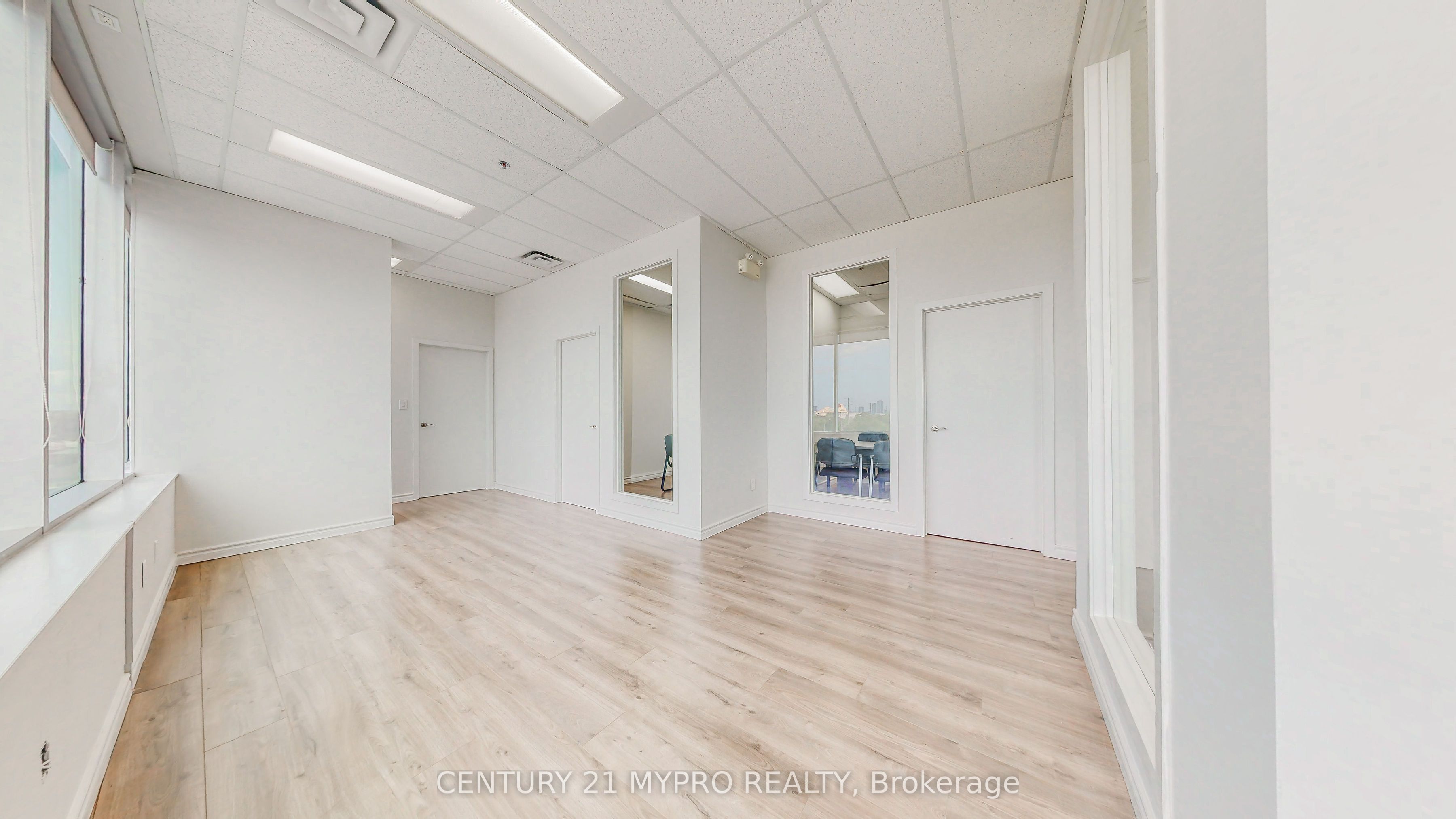 #402-rm1 - 7130 Warden Avenue Property Photo 19