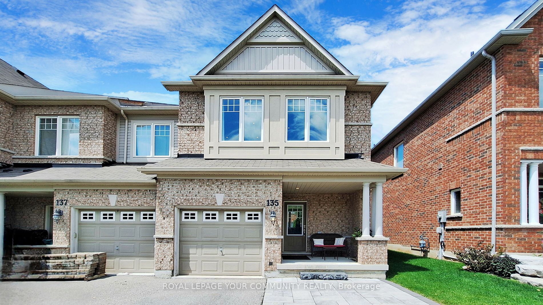 135 Courtland Cres Property Photo