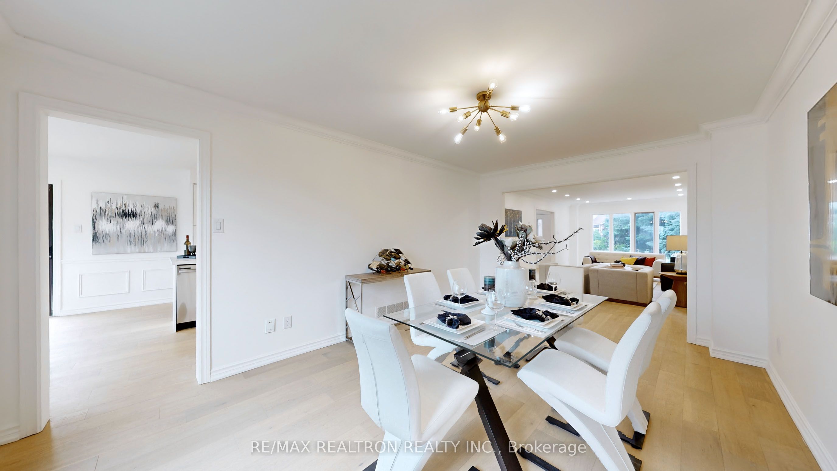 54 Central Park Drive Property Photo 6