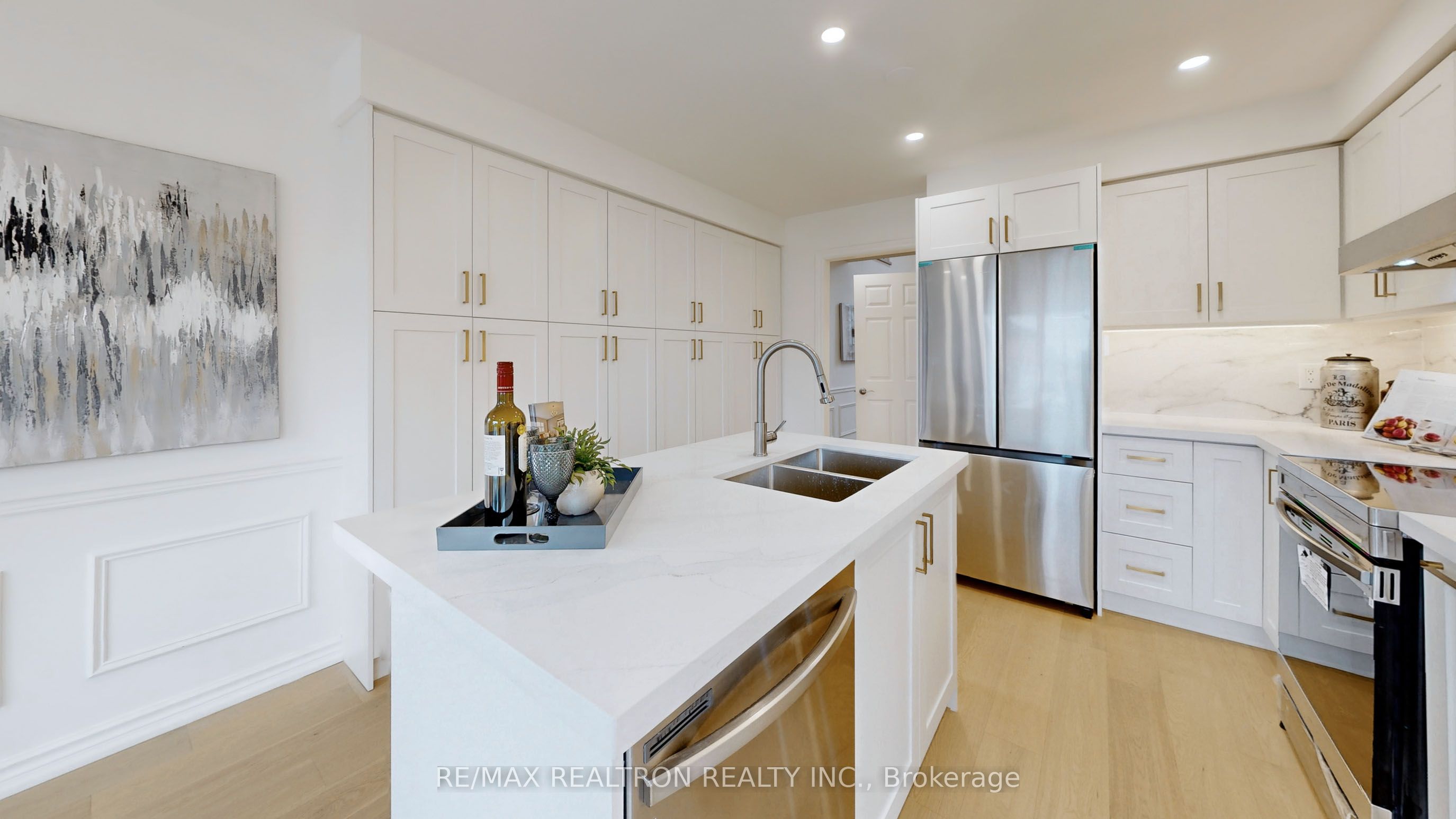 54 Central Park Drive Property Photo 10