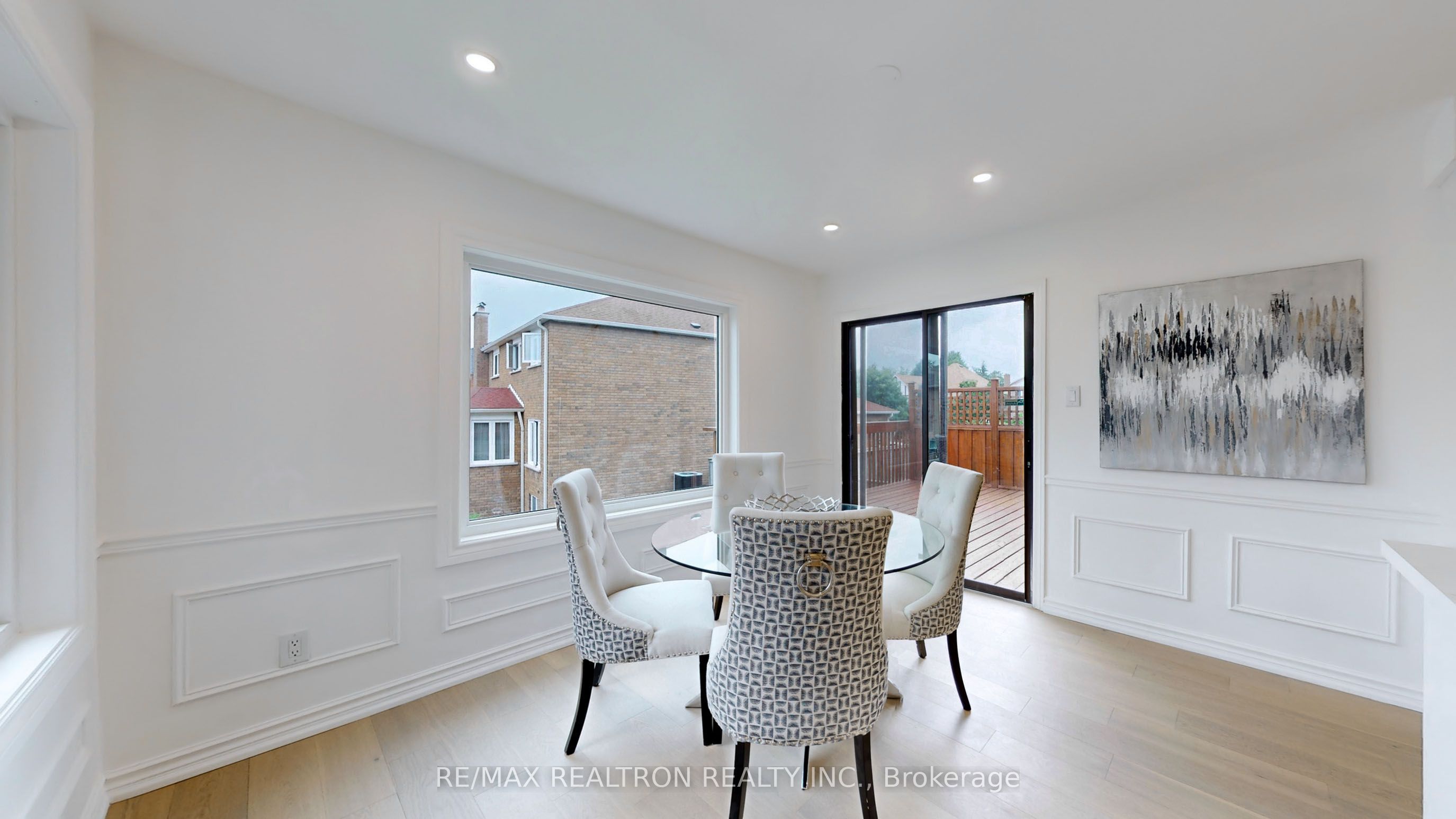 54 Central Park Drive Property Photo 14