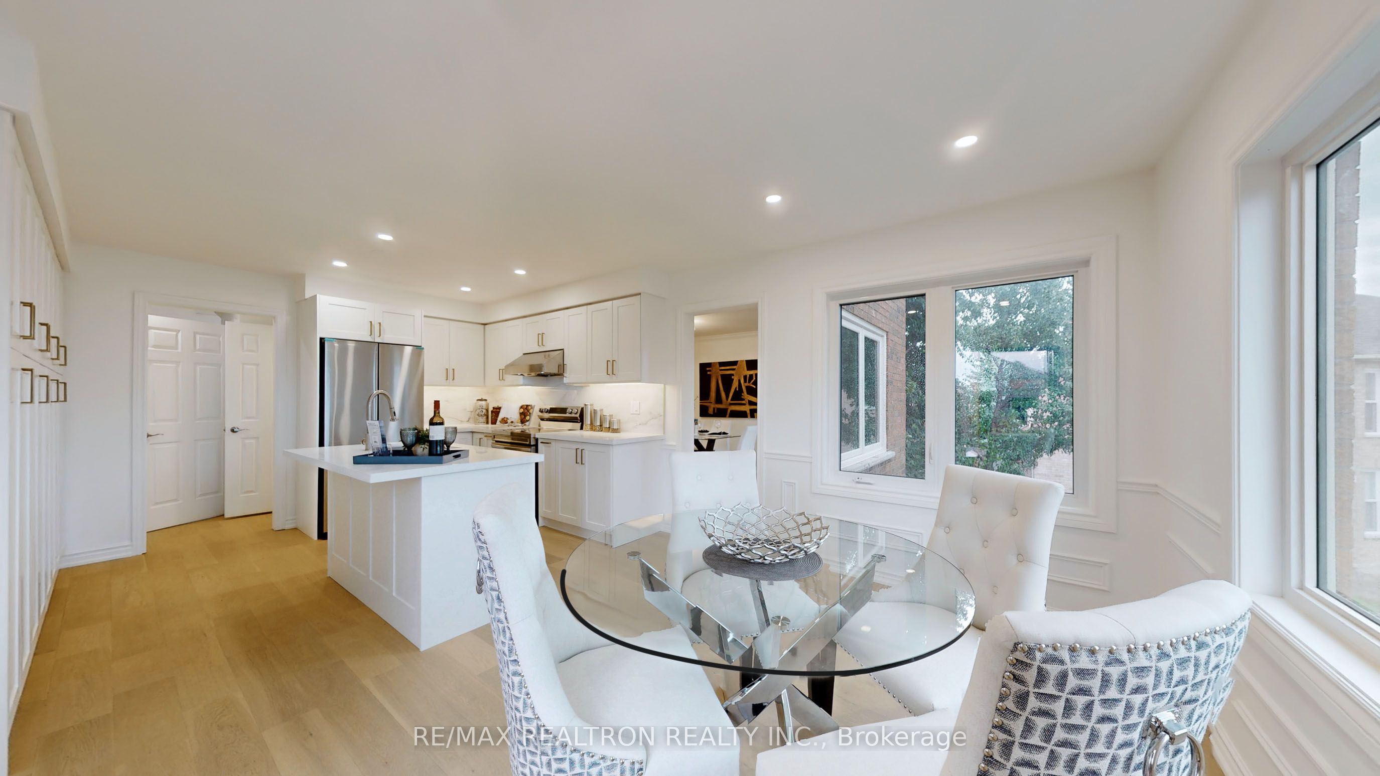 54 Central Park Drive Property Photo 15