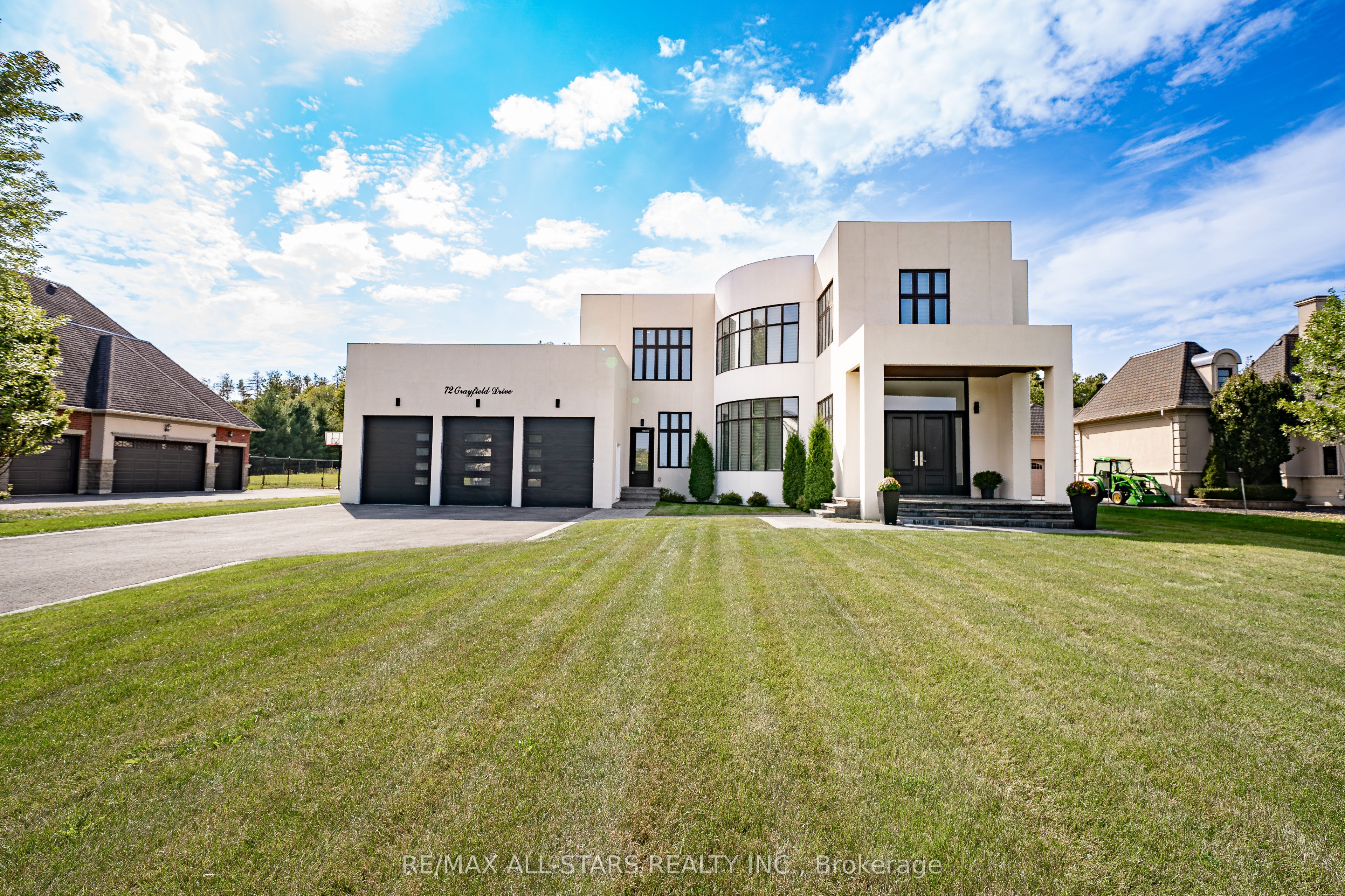 72 Grayfield Drive Property Photo 1