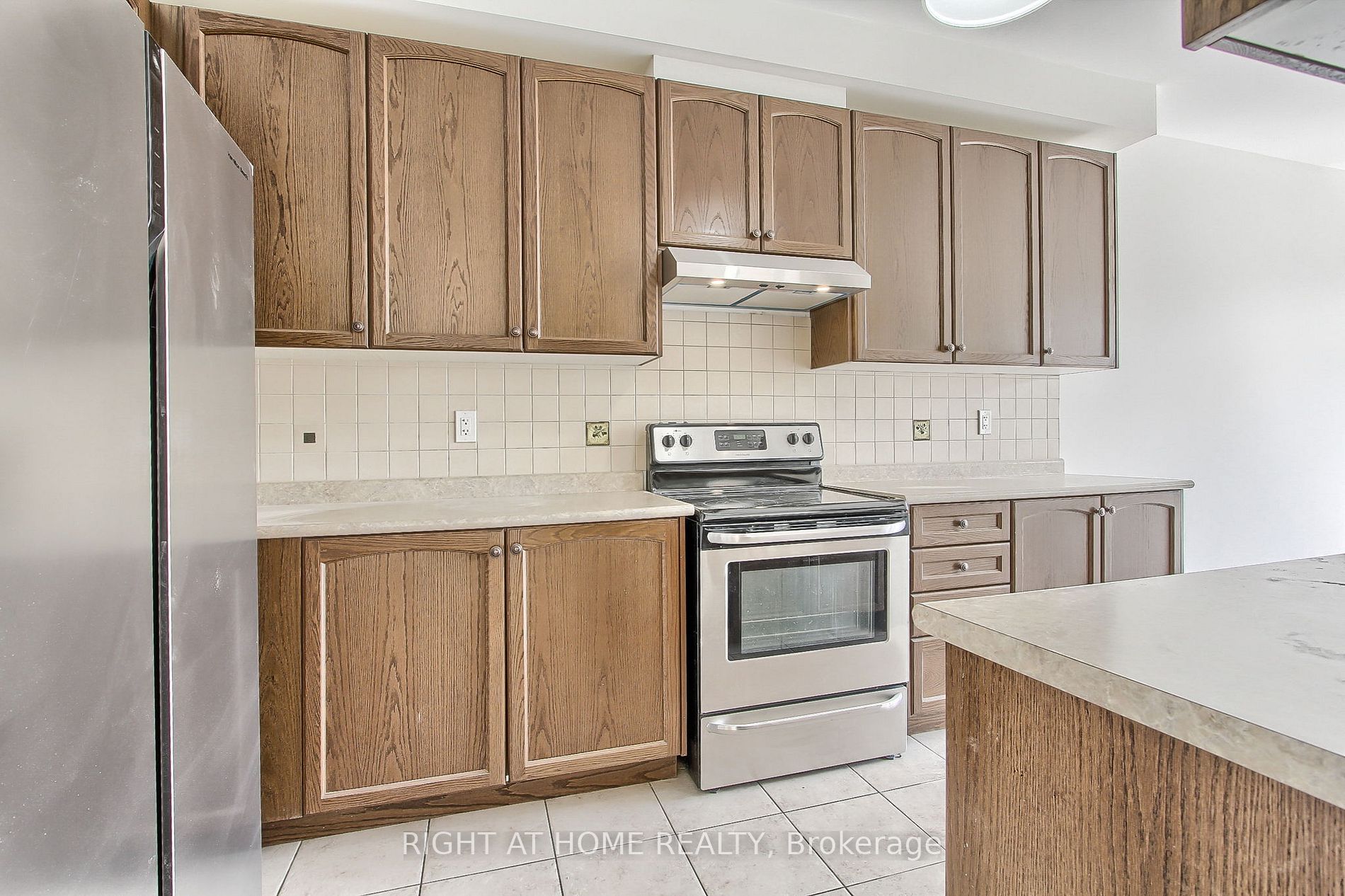 63 Paper Mills Cres Property Photo 6