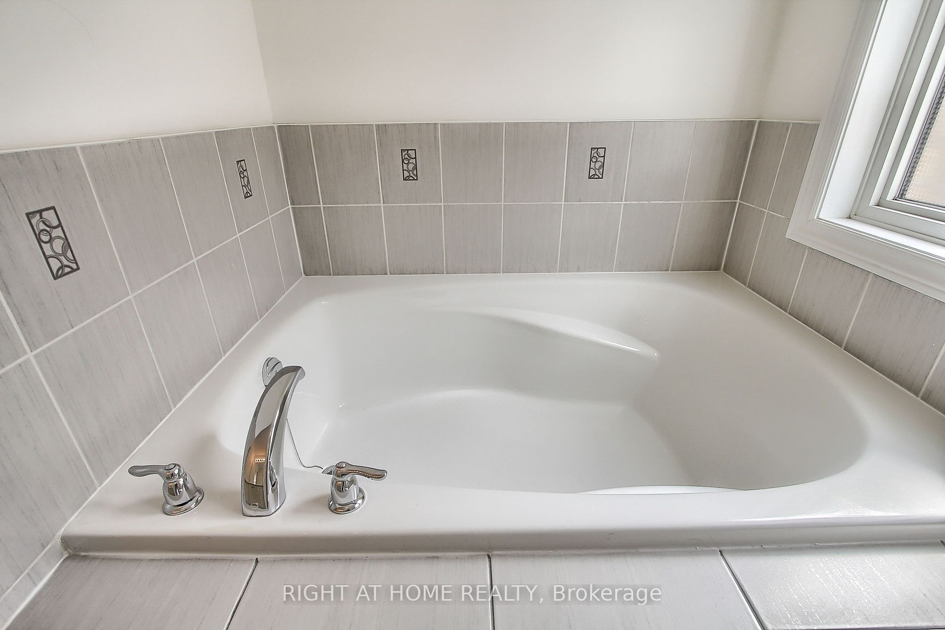 63 Paper Mills Cres Property Photo 15