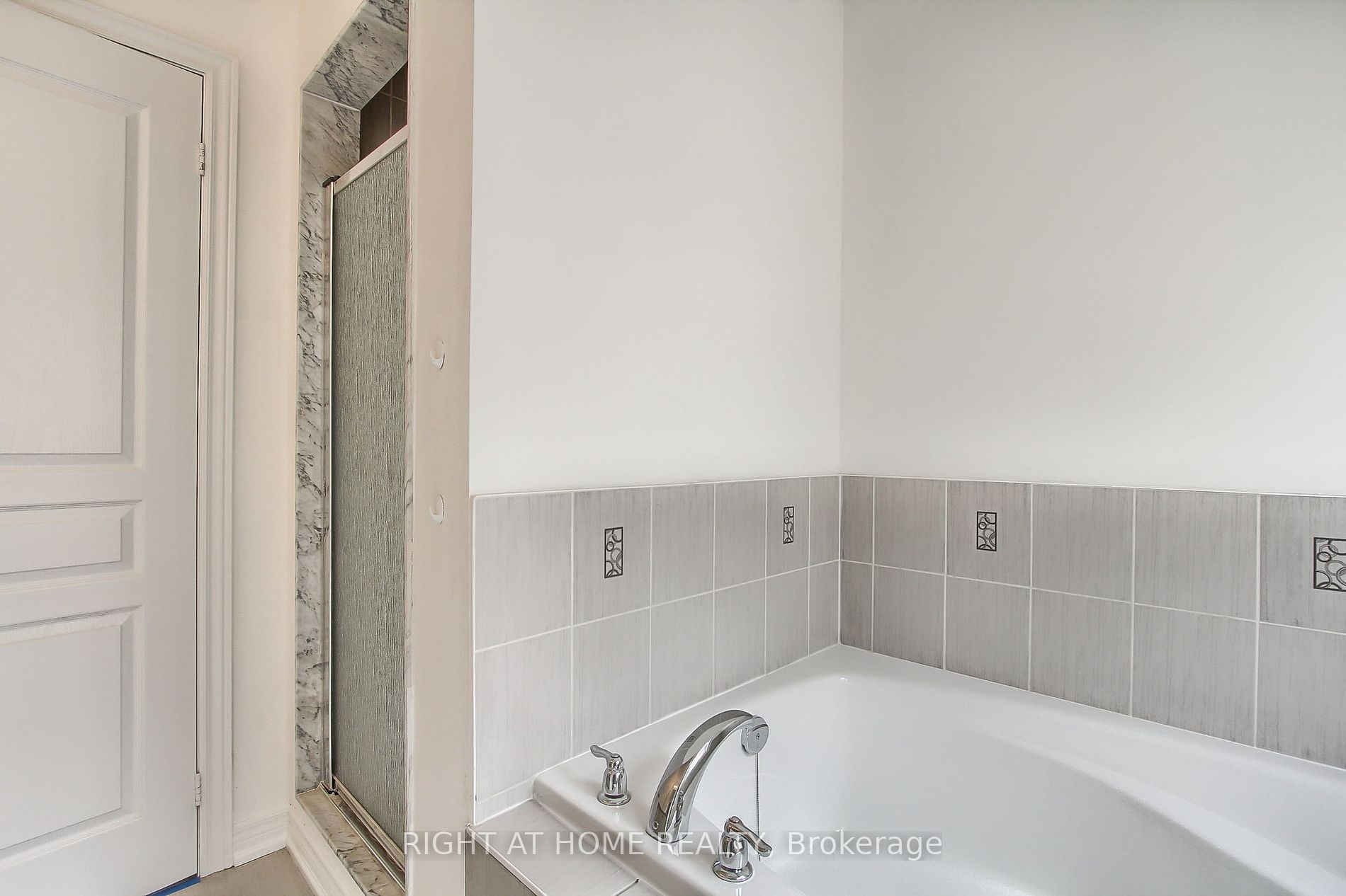 63 Paper Mills Cres Property Photo 16