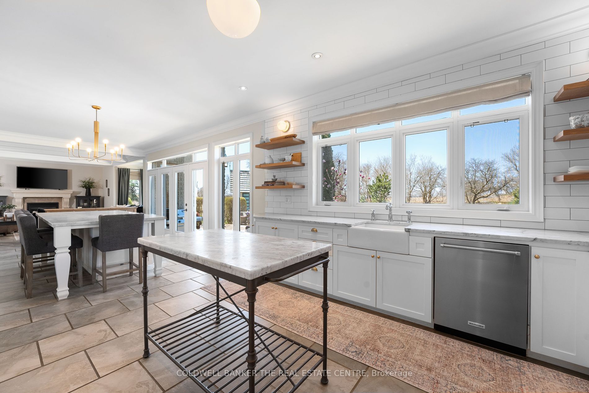 42 Fairbairn Gate W Property Photo 10