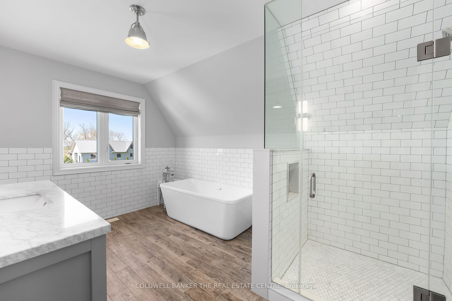 42 Fairbairn Gate W Property Photo 25