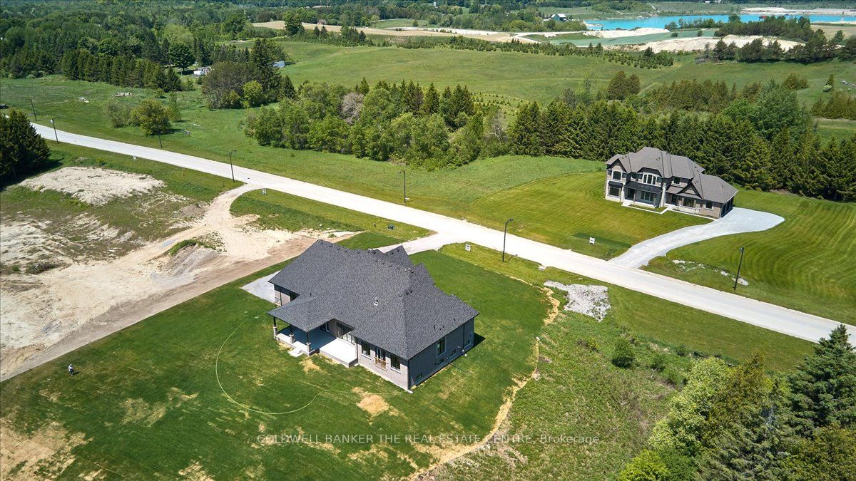 16 Newton Reed Cres Property Photo 29
