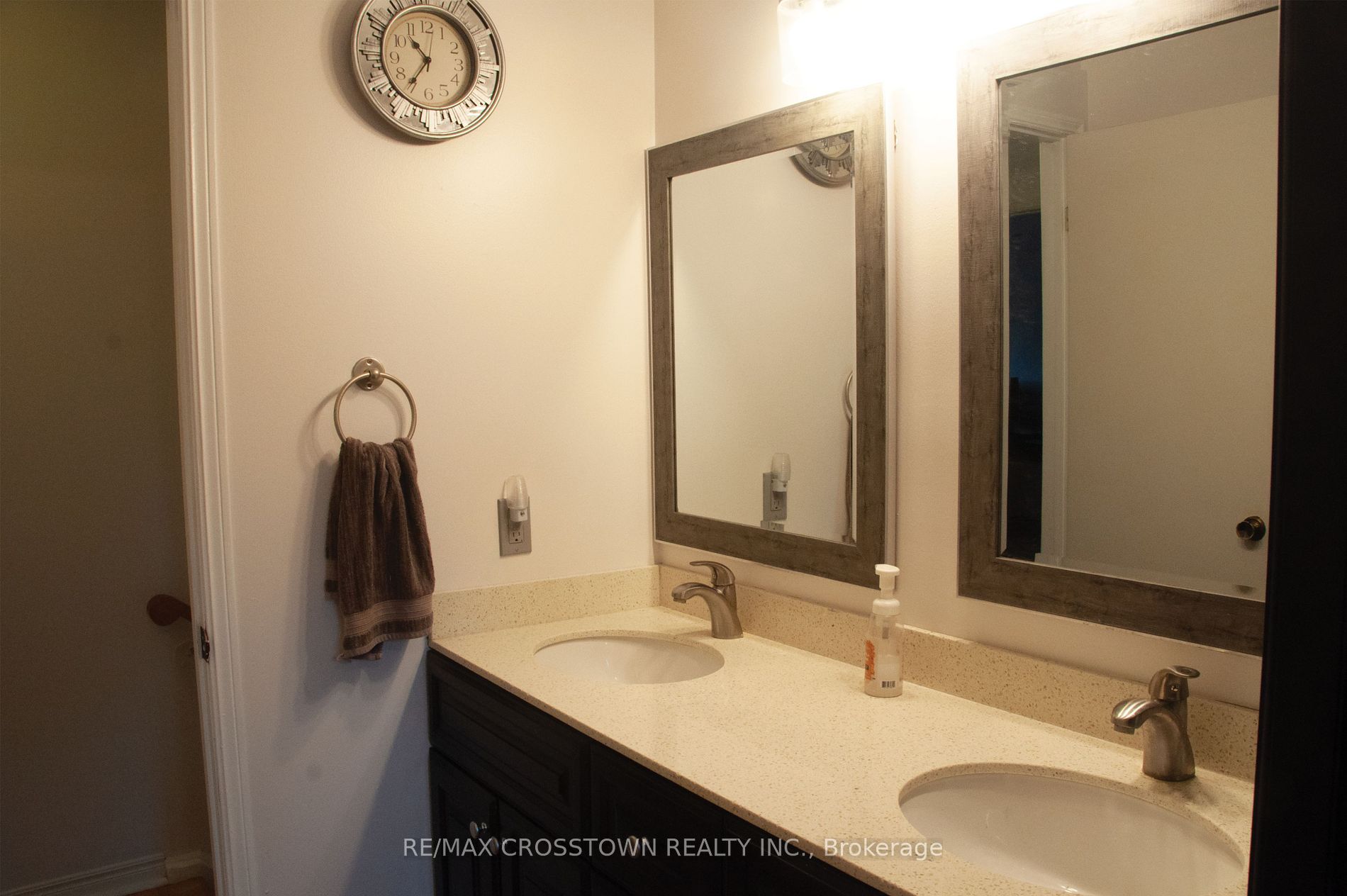 104 Crown Cres Property Photo 21