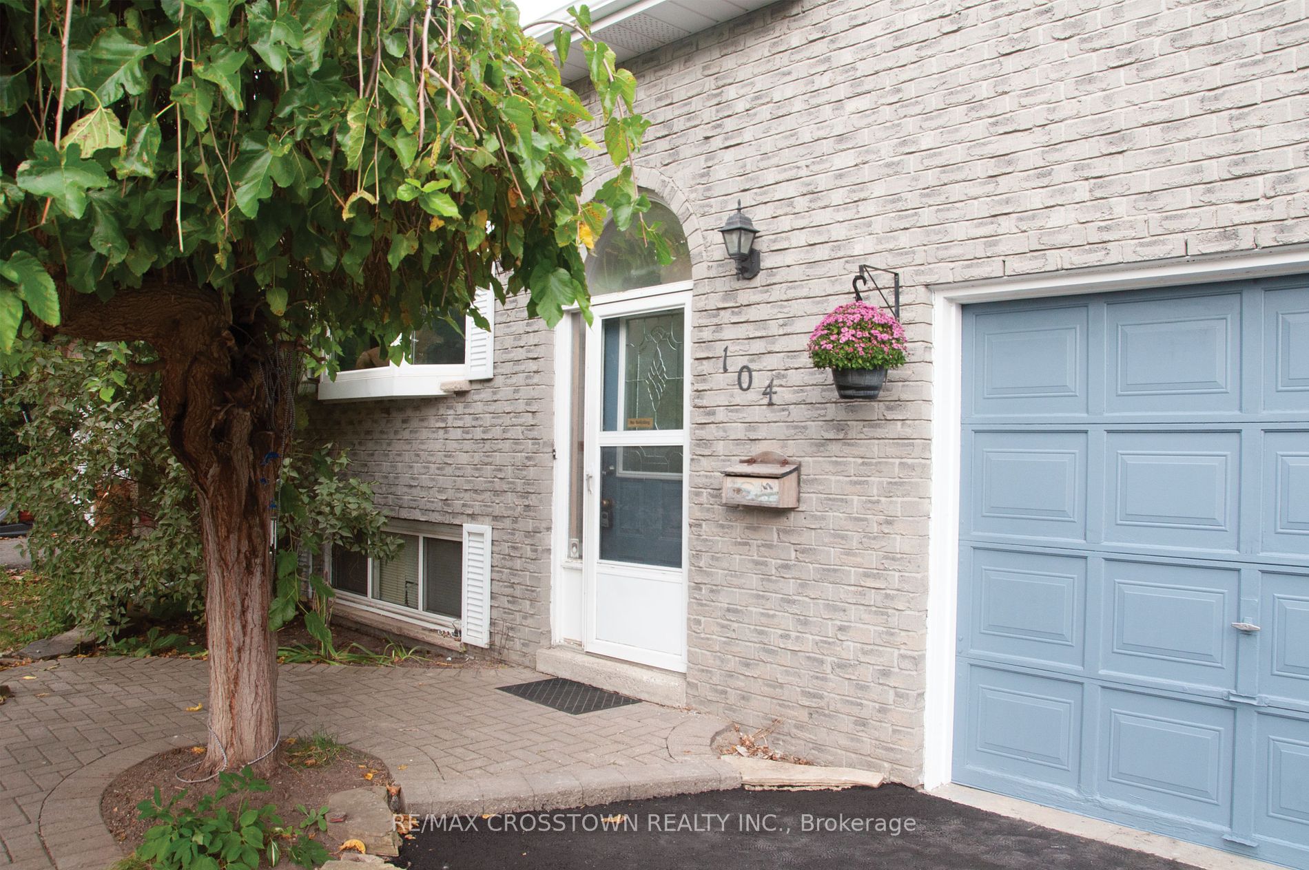 104 Crown Cres Property Photo 38