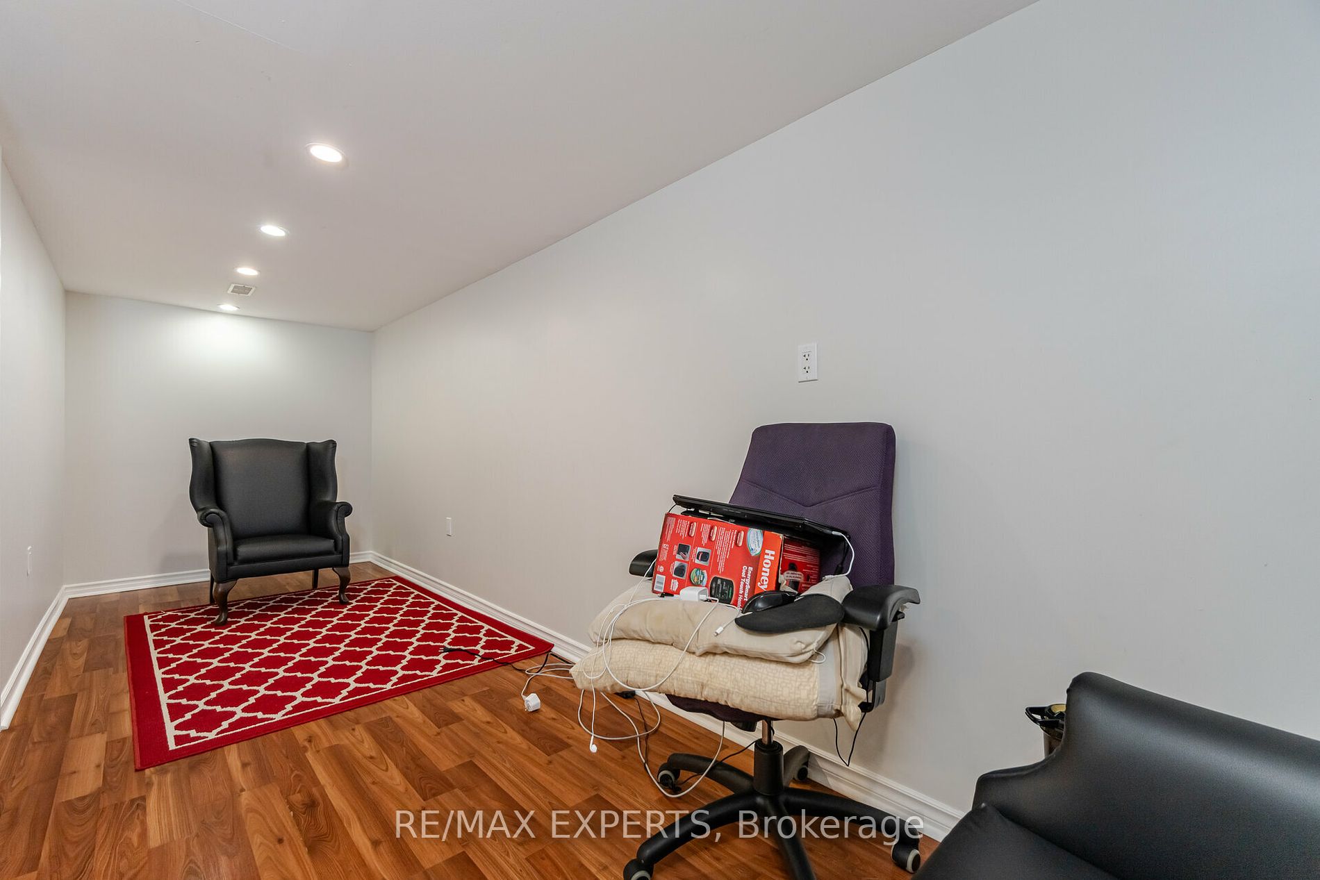 222 Tom Taylor Cres Property Photo 9