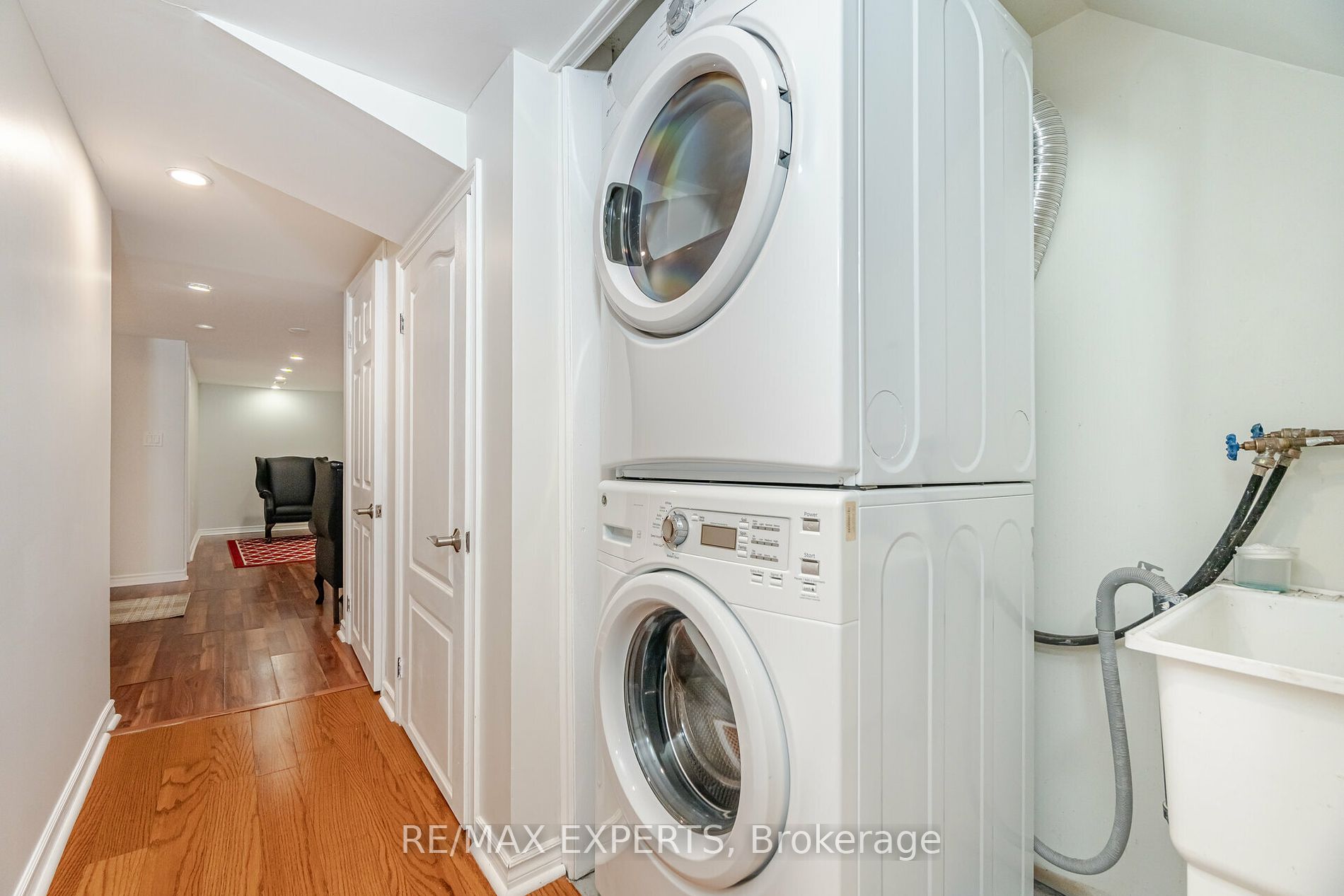 222 Tom Taylor Cres Property Photo 13