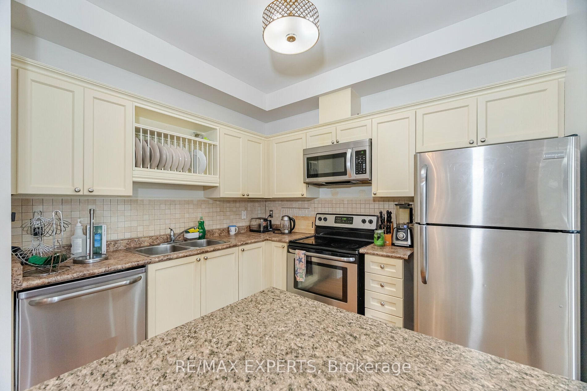 222 Tom Taylor Cres Property Photo 17