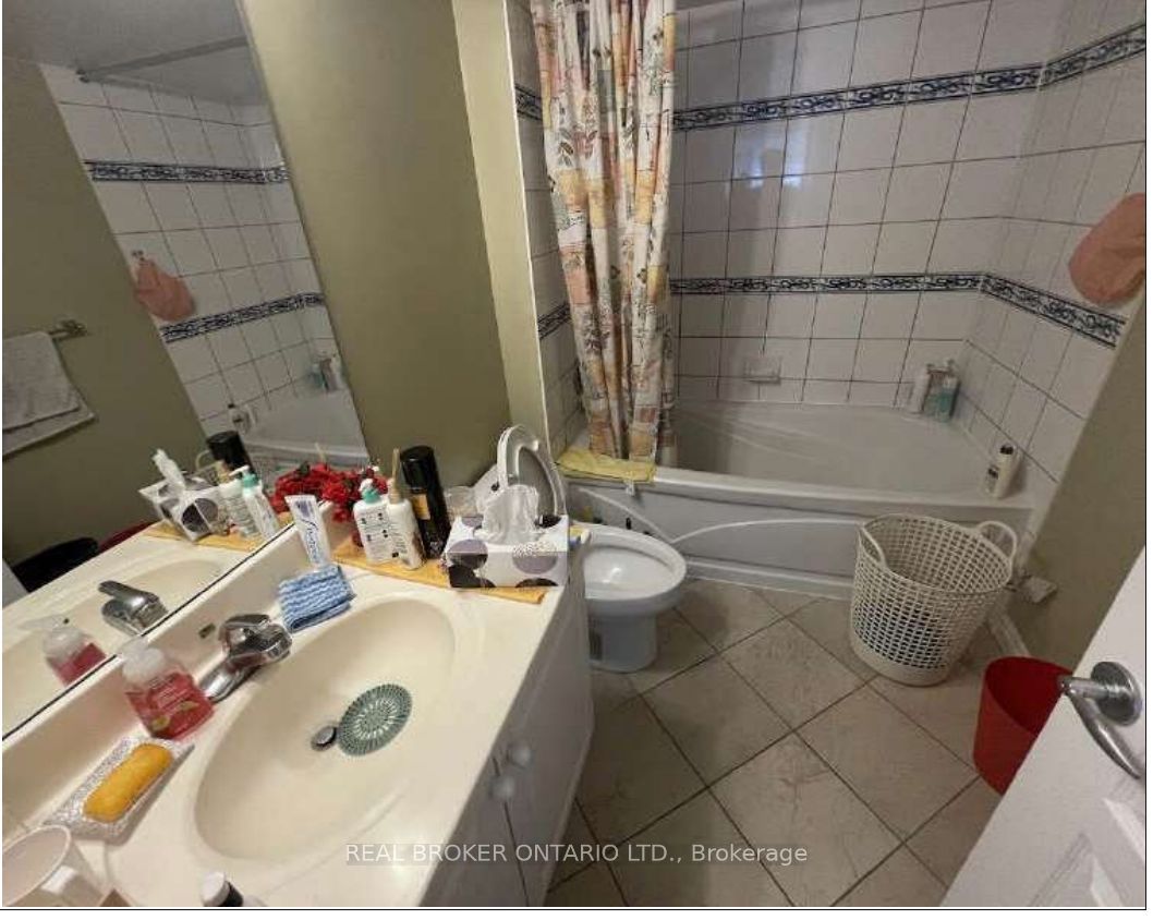 9017 Leslie St W 10 Property Photo 2
