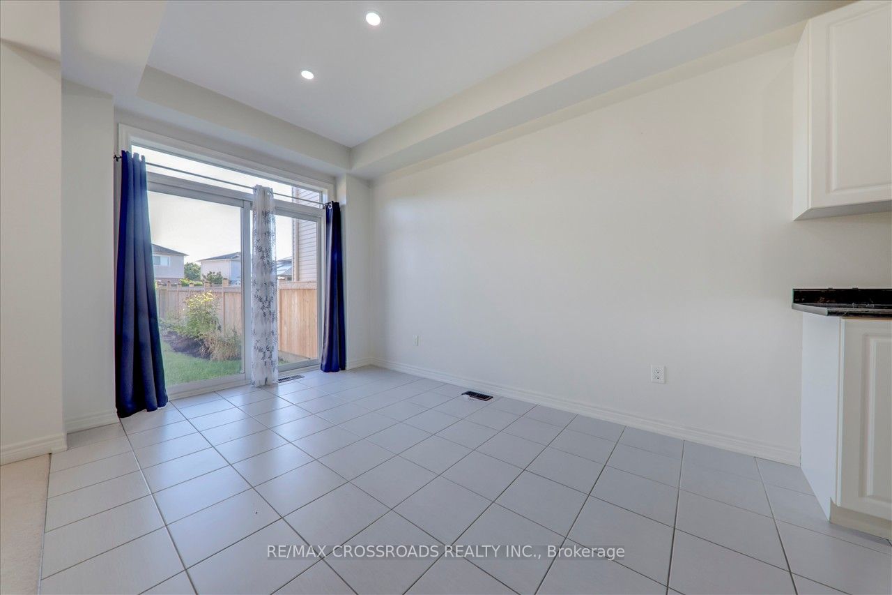 18 Sasco Way Property Photo 2