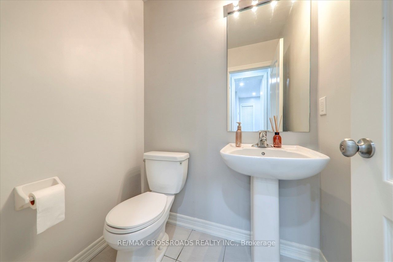 18 Sasco Way Property Photo 6