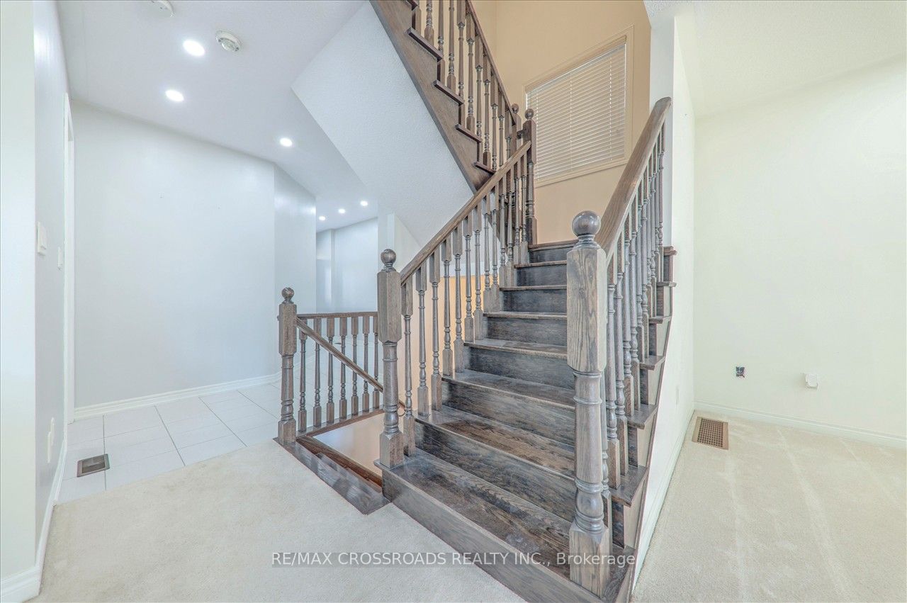 18 Sasco Way Property Photo 7