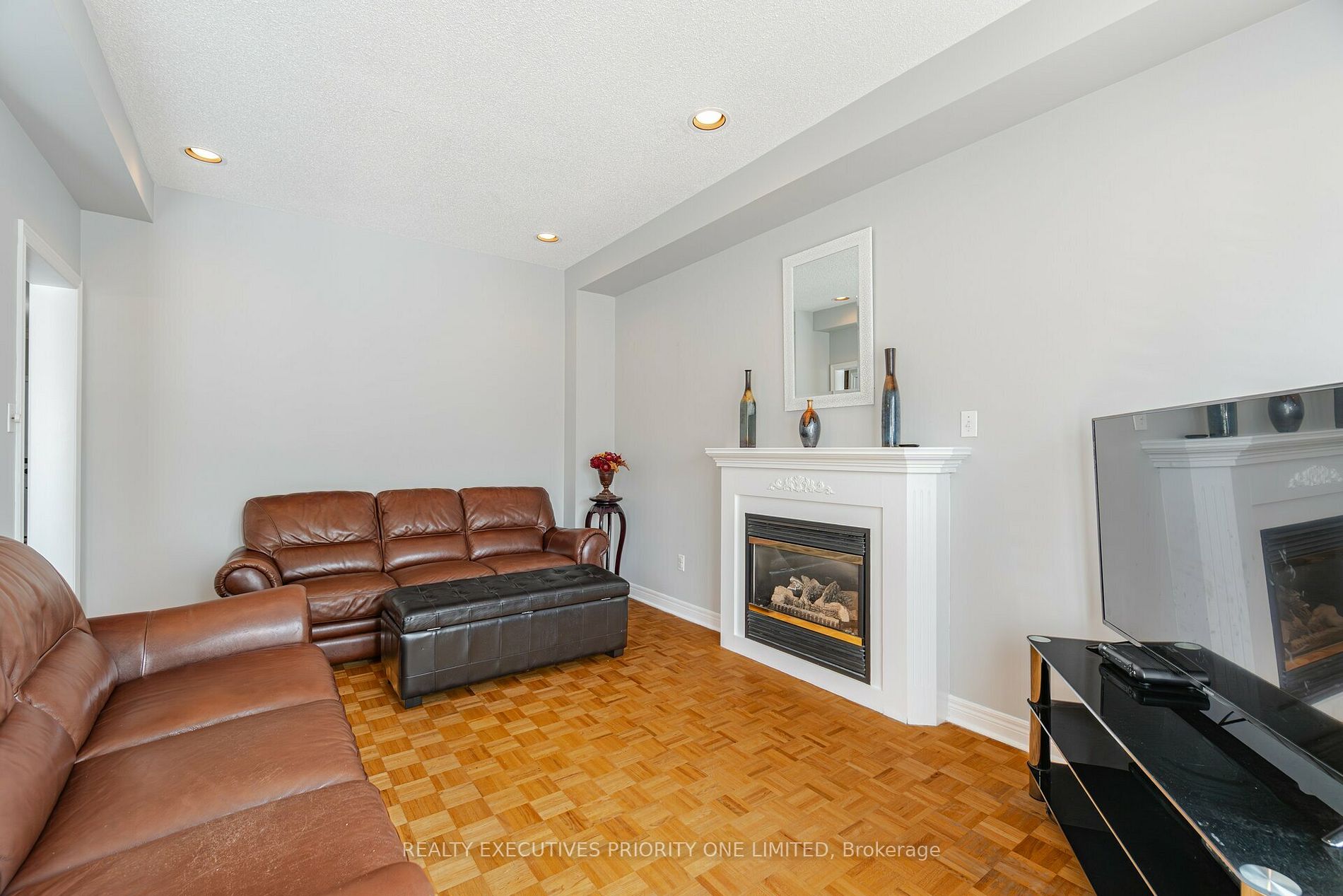223 Caproni Dr Property Photo 4