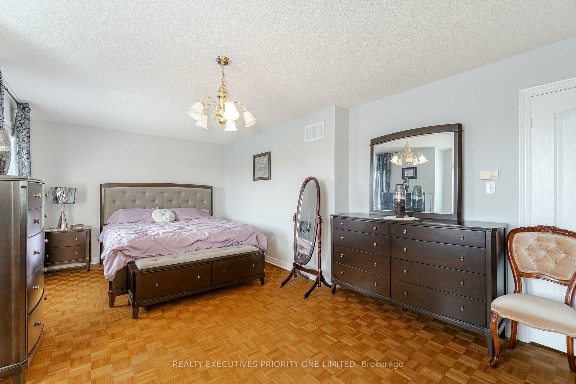 223 Caproni Dr Property Photo 9