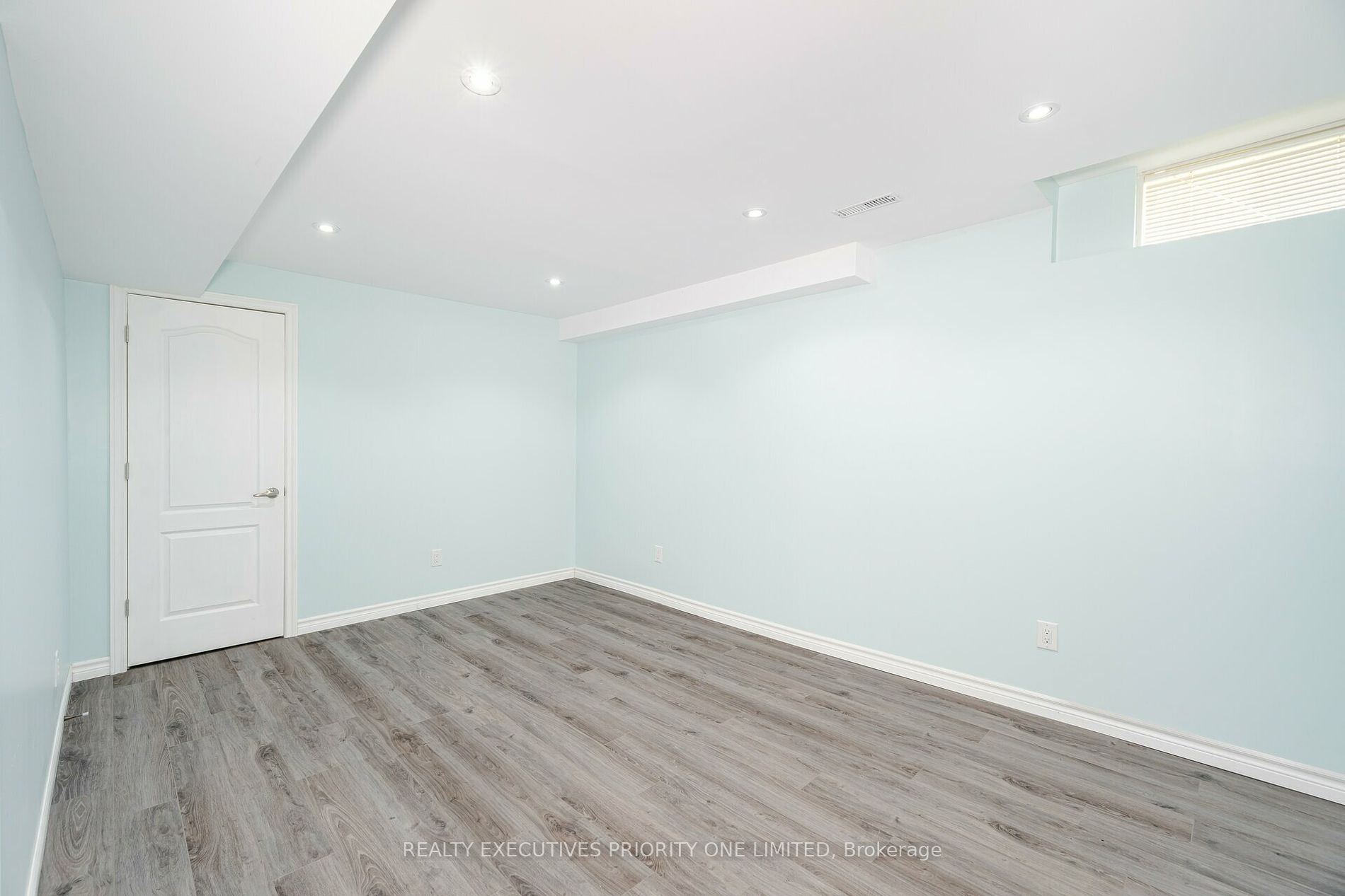 223 Caproni Dr Property Photo 26