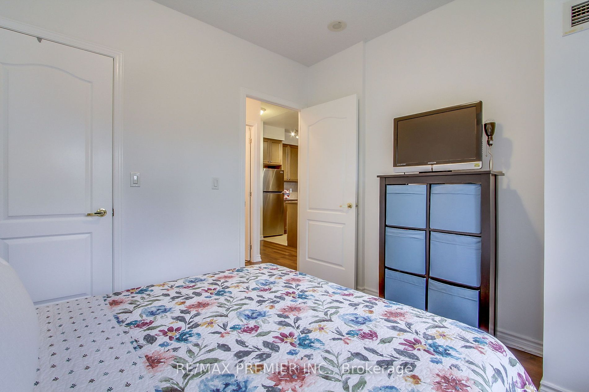 9225 Jane St 03 Property Photo 13
