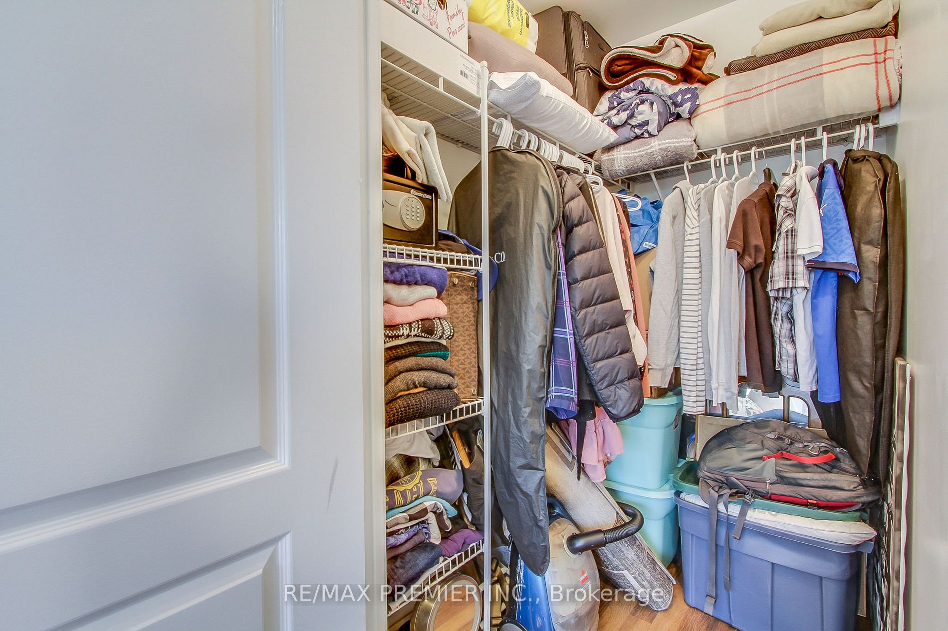 9225 Jane St 03 Property Photo 17