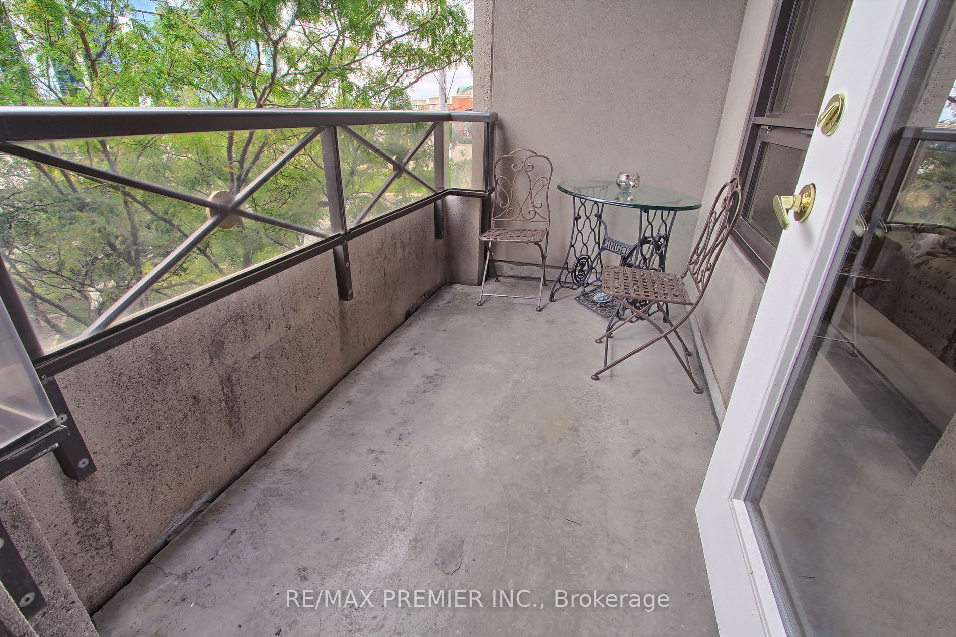 9225 Jane St 03 Property Photo 18
