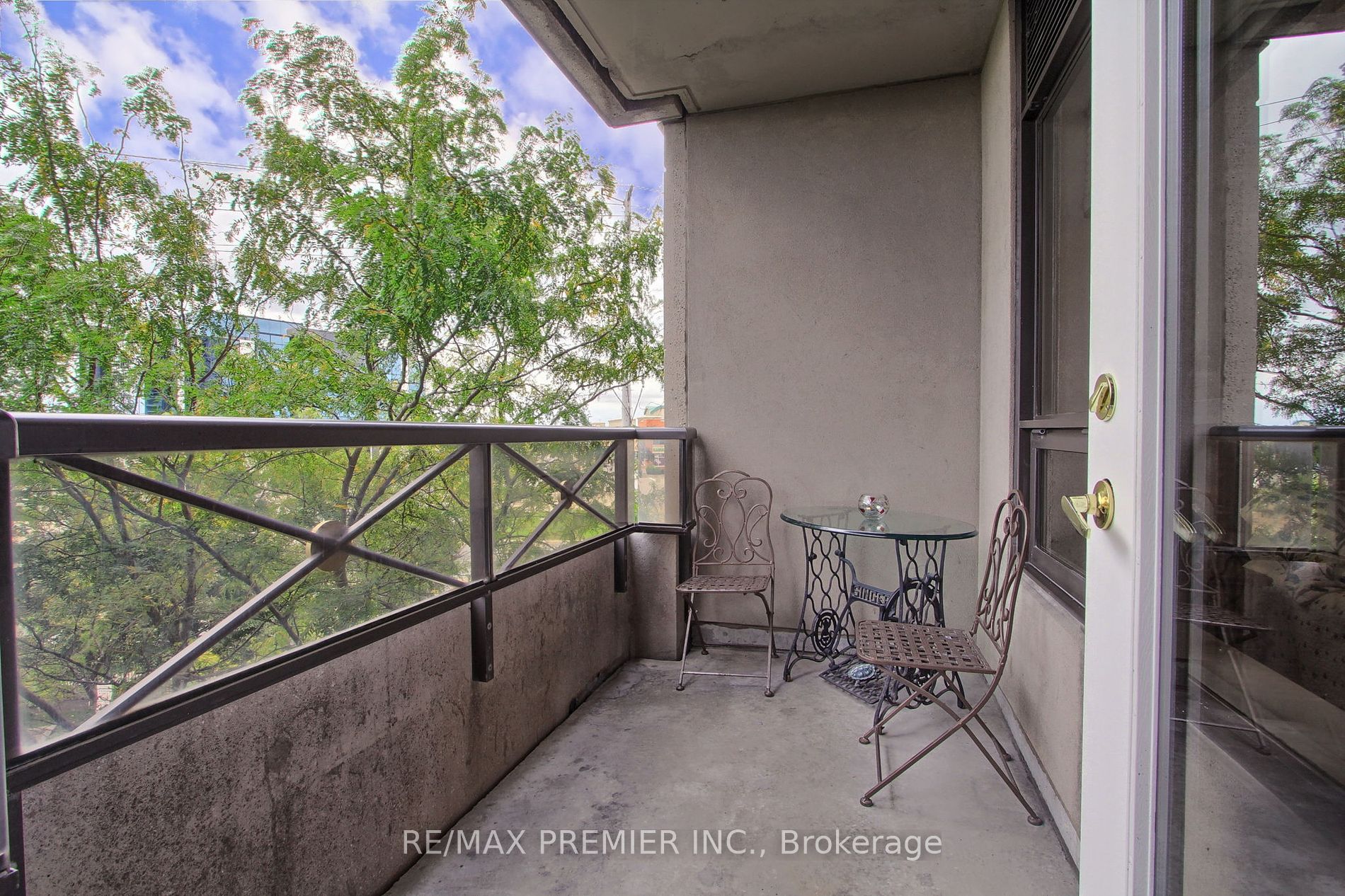 9225 Jane St 03 Property Photo 19