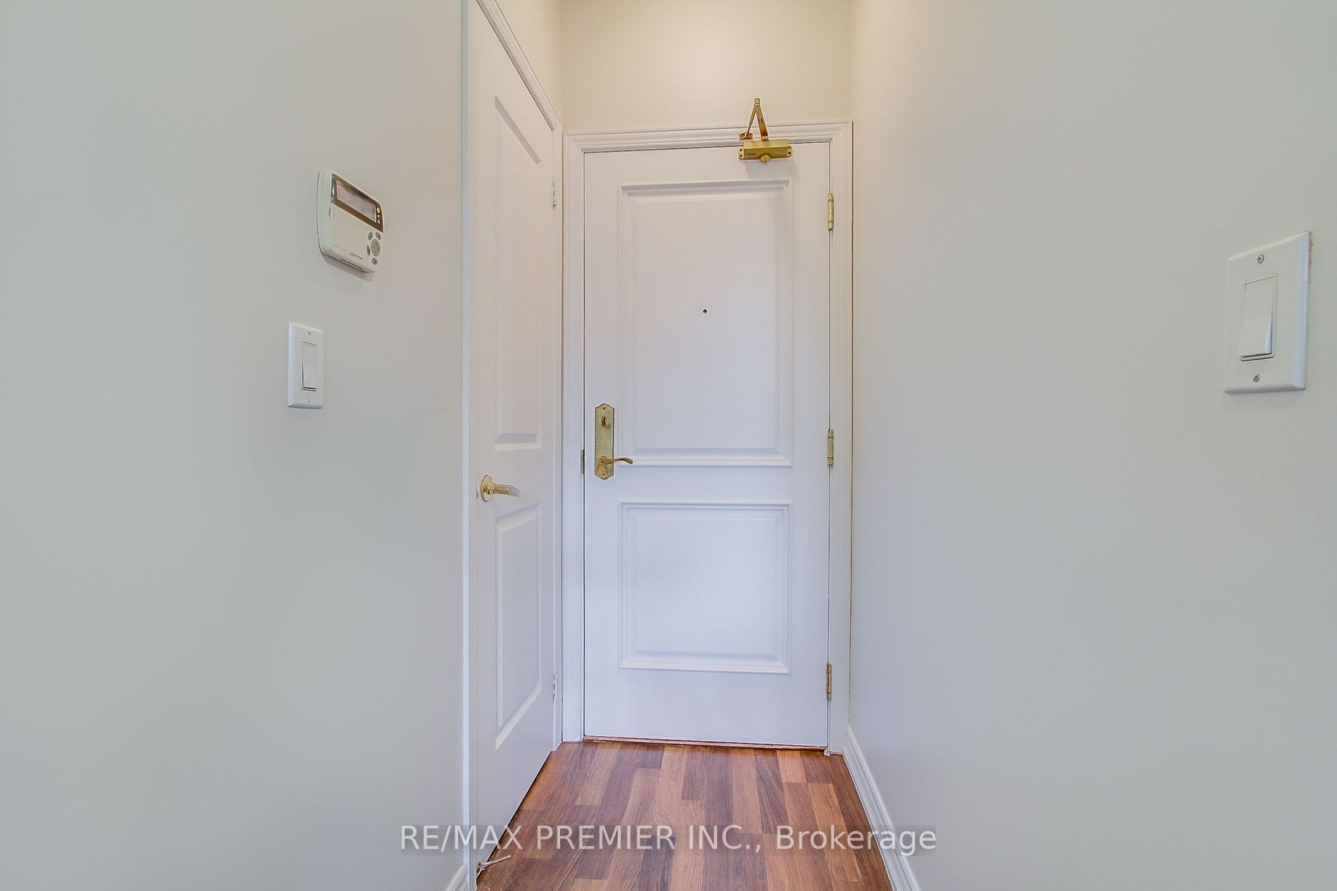 9225 Jane St 03 Property Photo 36