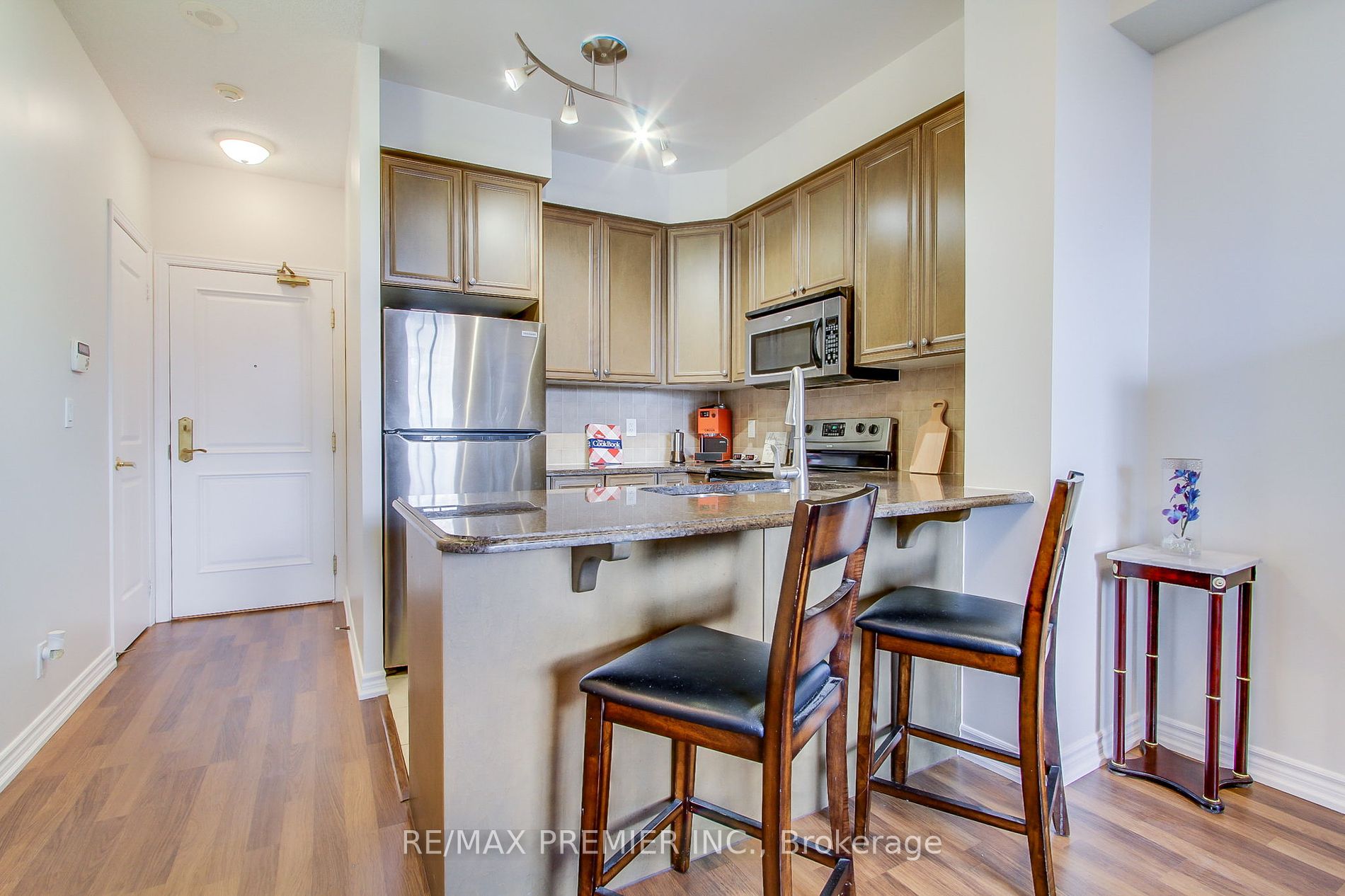 9225 Jane St 03 Property Photo 37