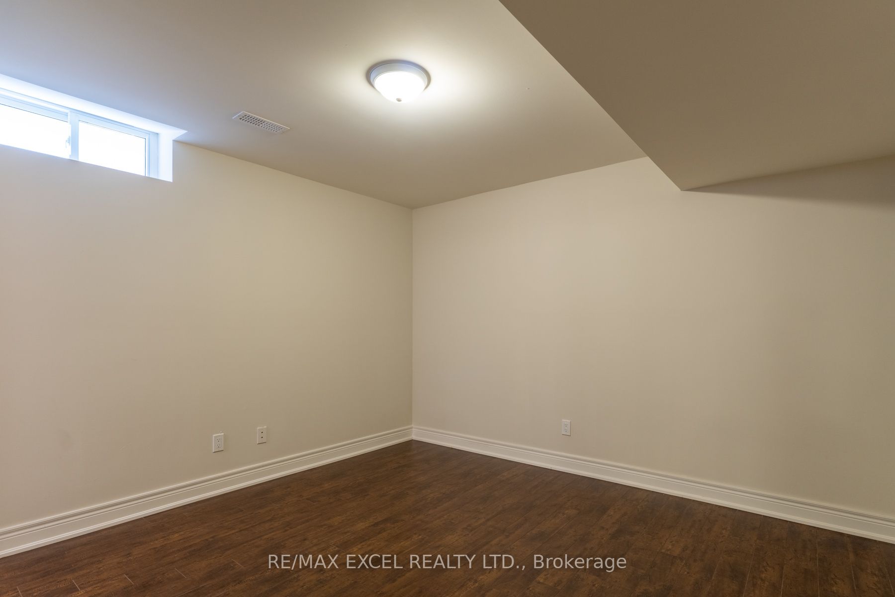 83 Eastpine Dr Property Photo 24