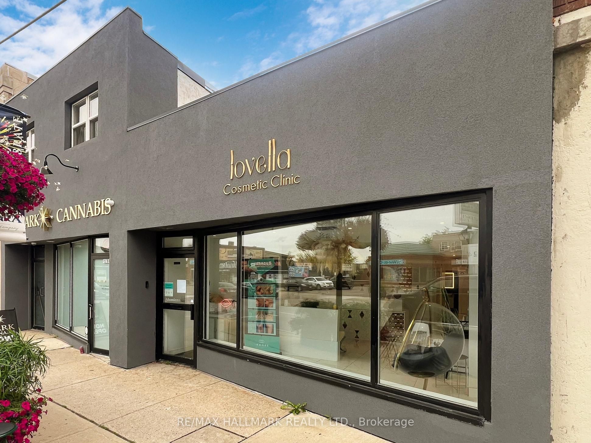 15187 Yonge Street Property Photo 1