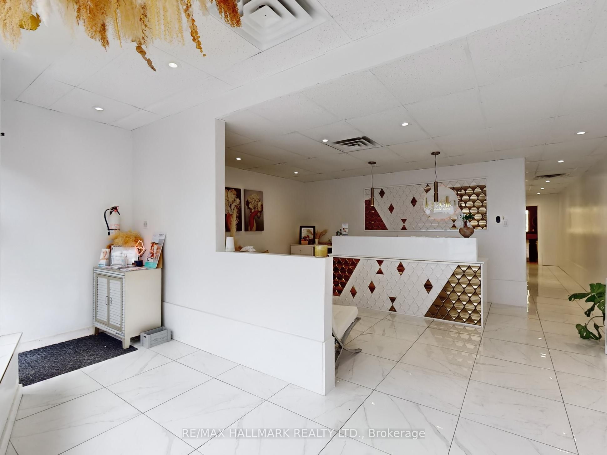 15187 Yonge Street Property Photo 6