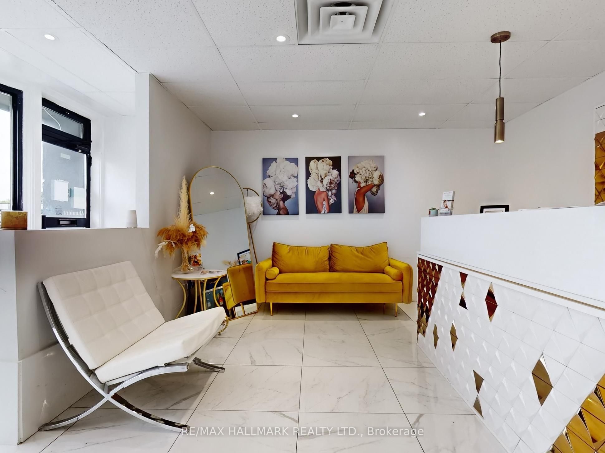 15187 Yonge Street Property Photo 8