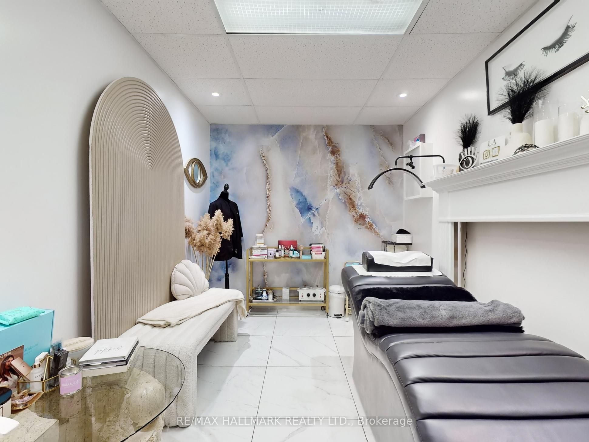15187 Yonge Street Property Photo 15